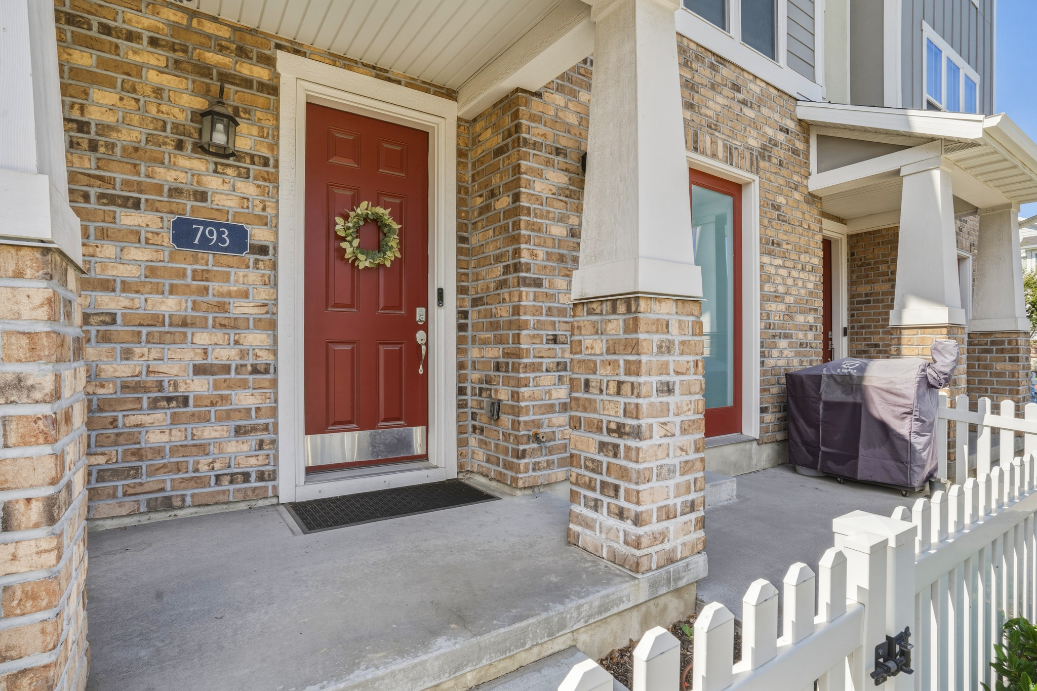 FAIRFIELD SQUARE - Residential