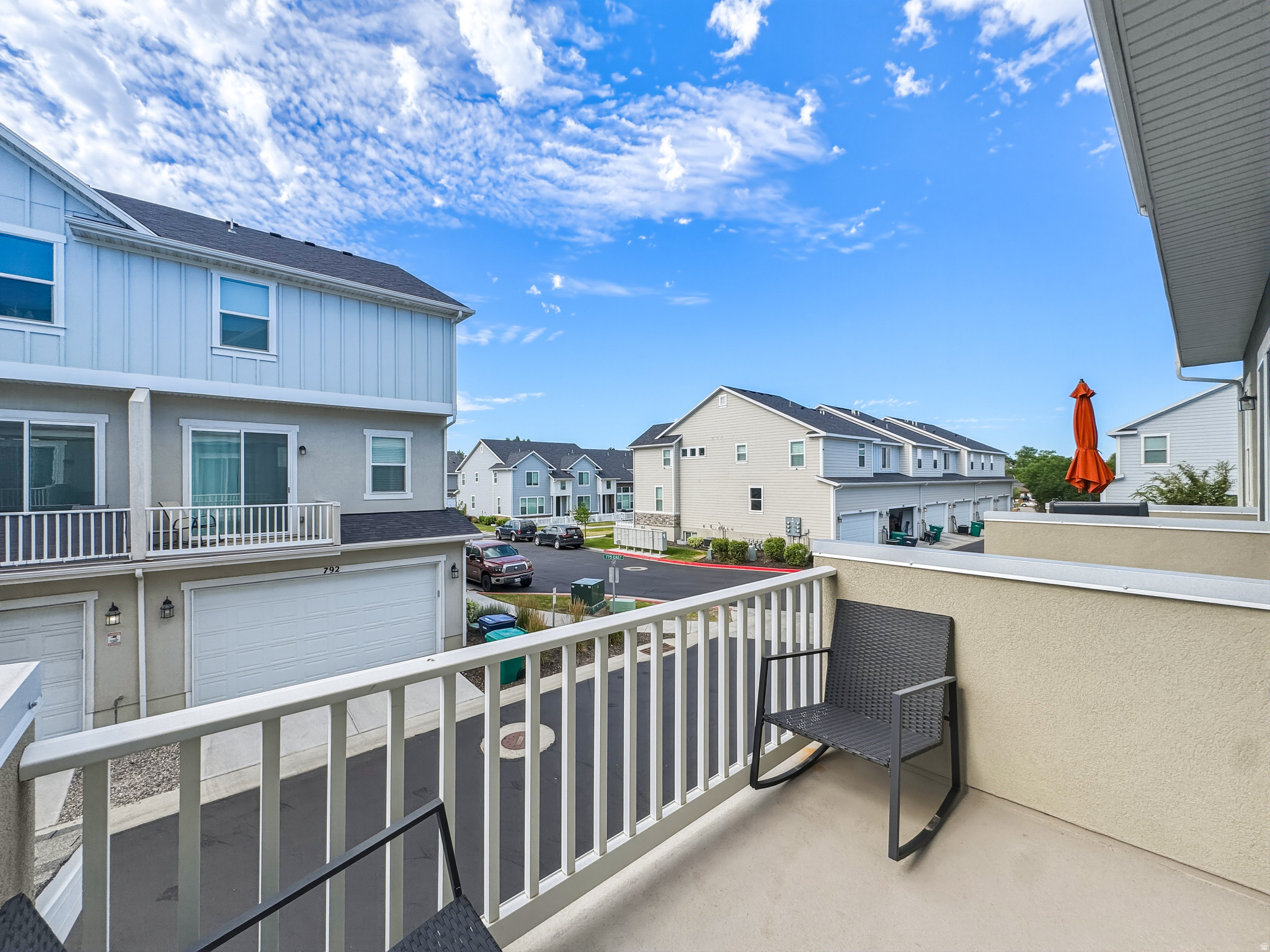 FAIRFIELD SQUARE - Residential