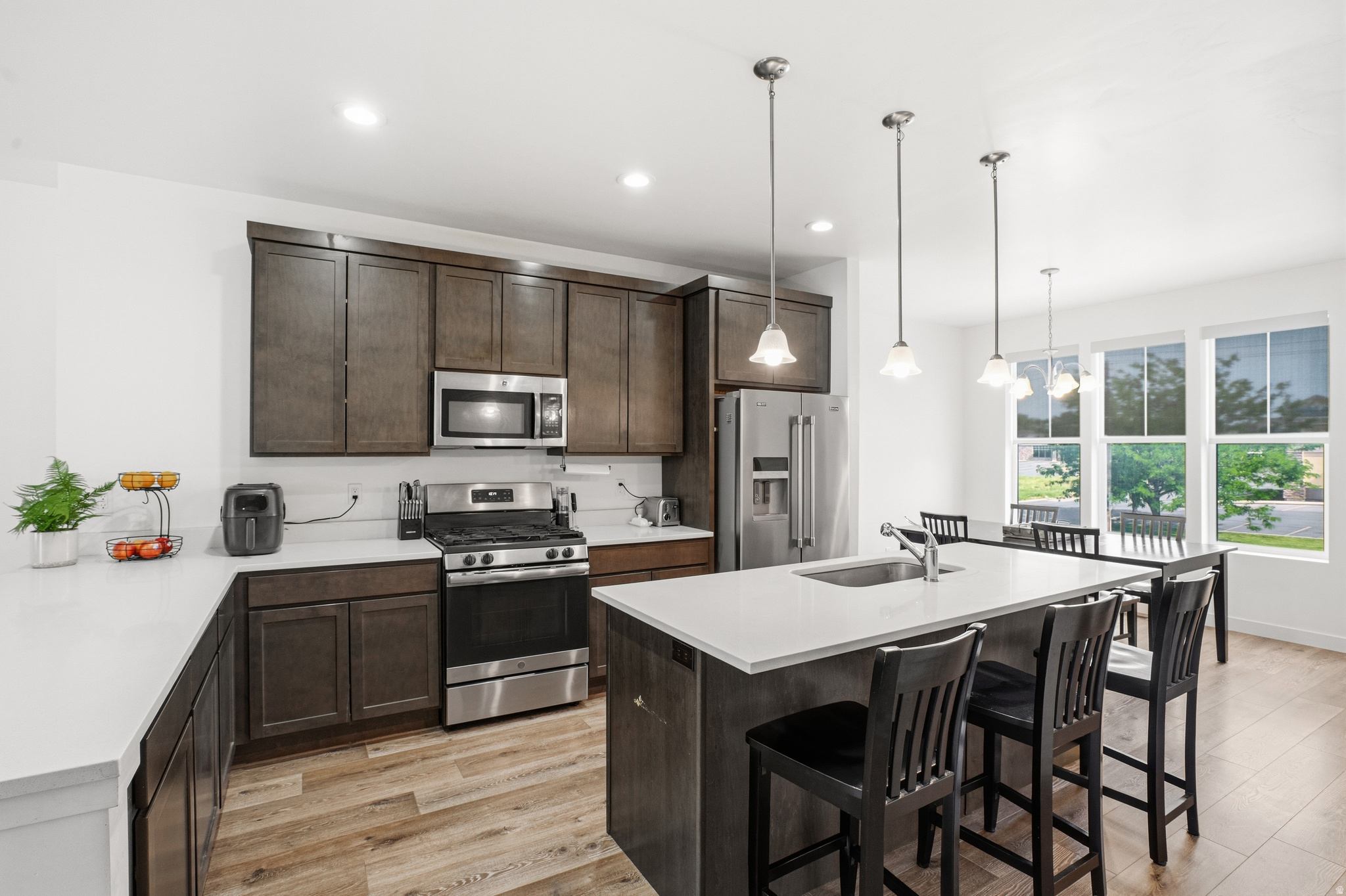 FAIRFIELD SQUARE - Residential