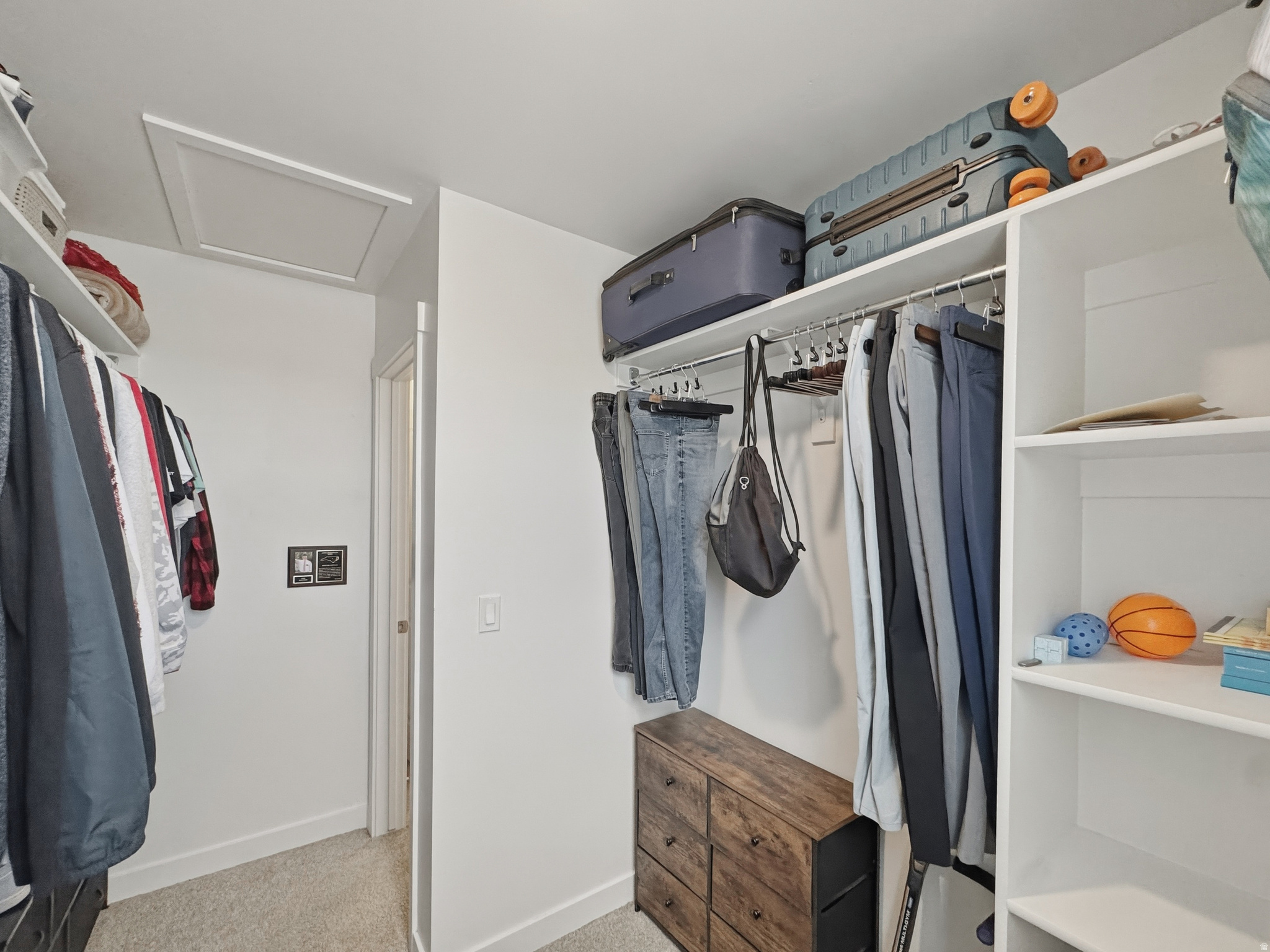 FAIRFIELD SQUARE - Residential