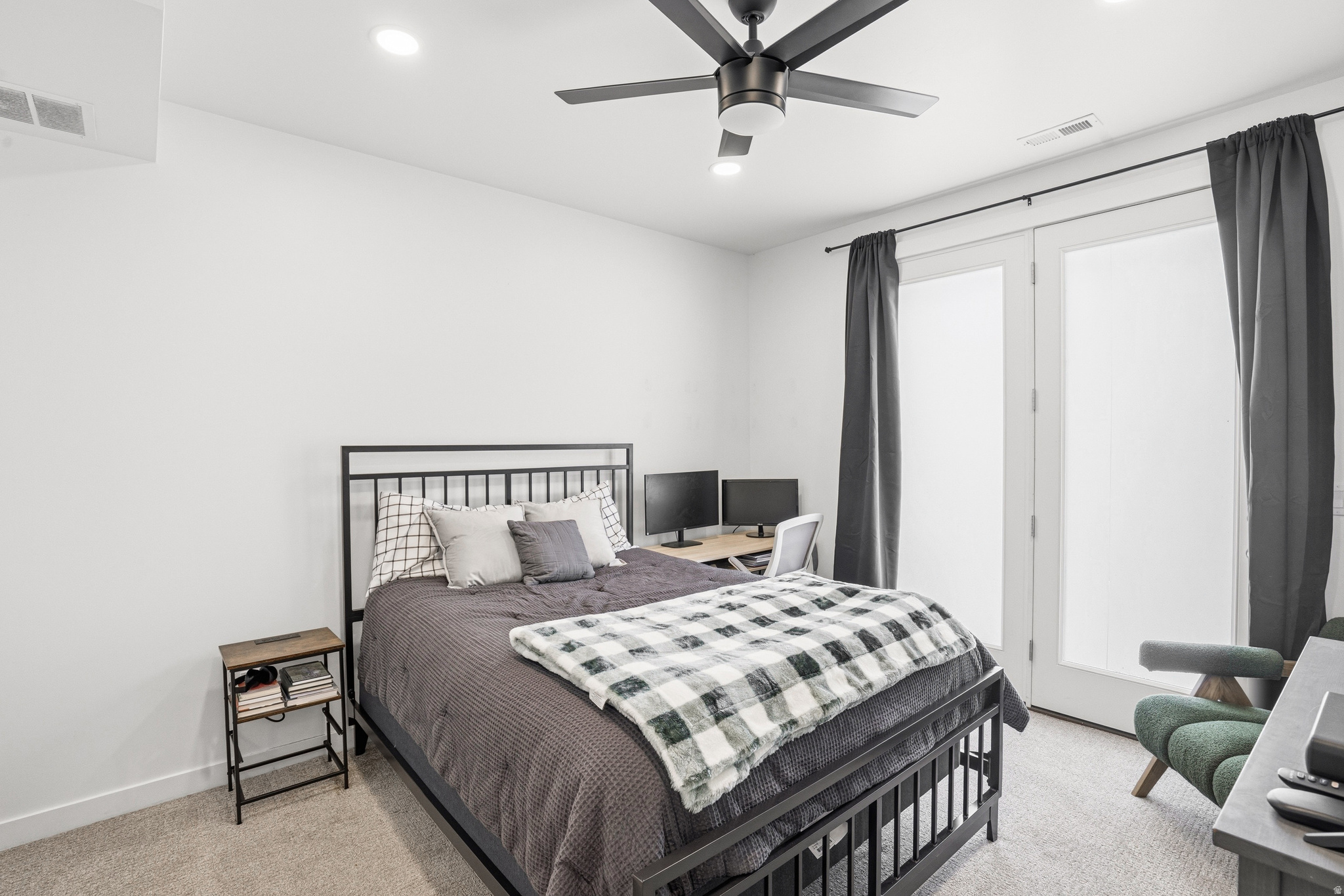 FAIRFIELD SQUARE - Residential