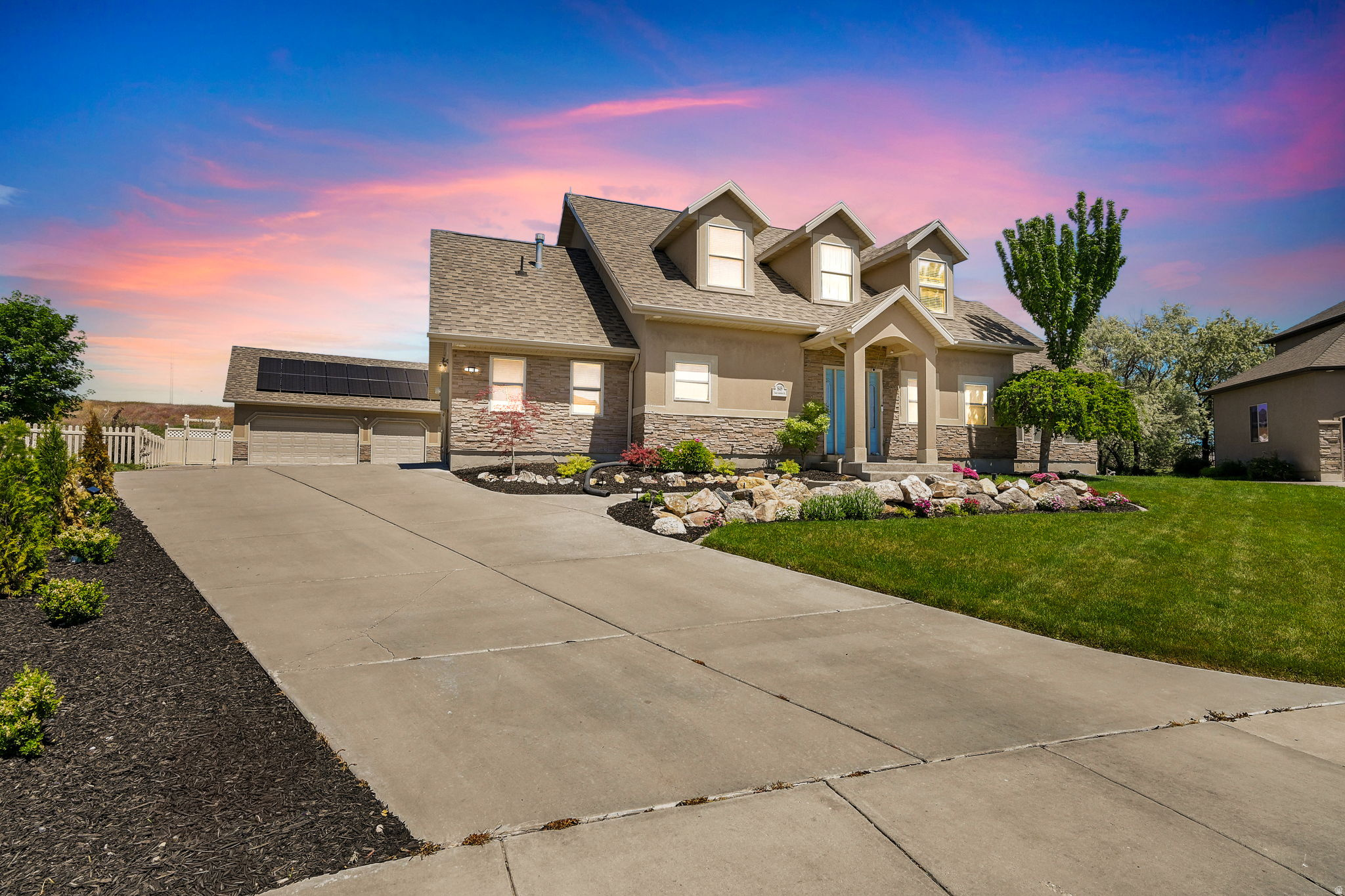 Square footage figures are provided as a courtesy estimate only and were obtained from county records.  Buyer is advised to obtain an independent measurement.
