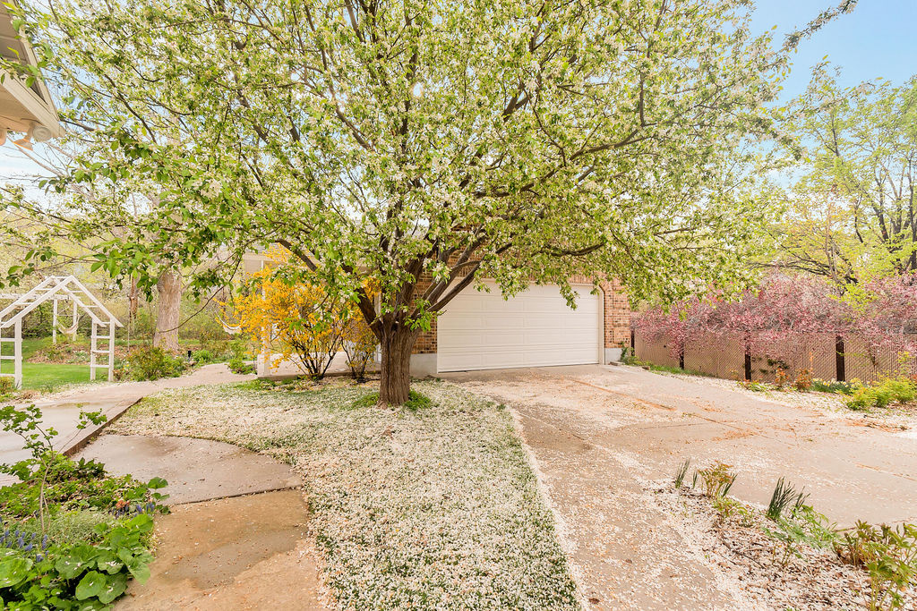 RIVER EDGE - Residential