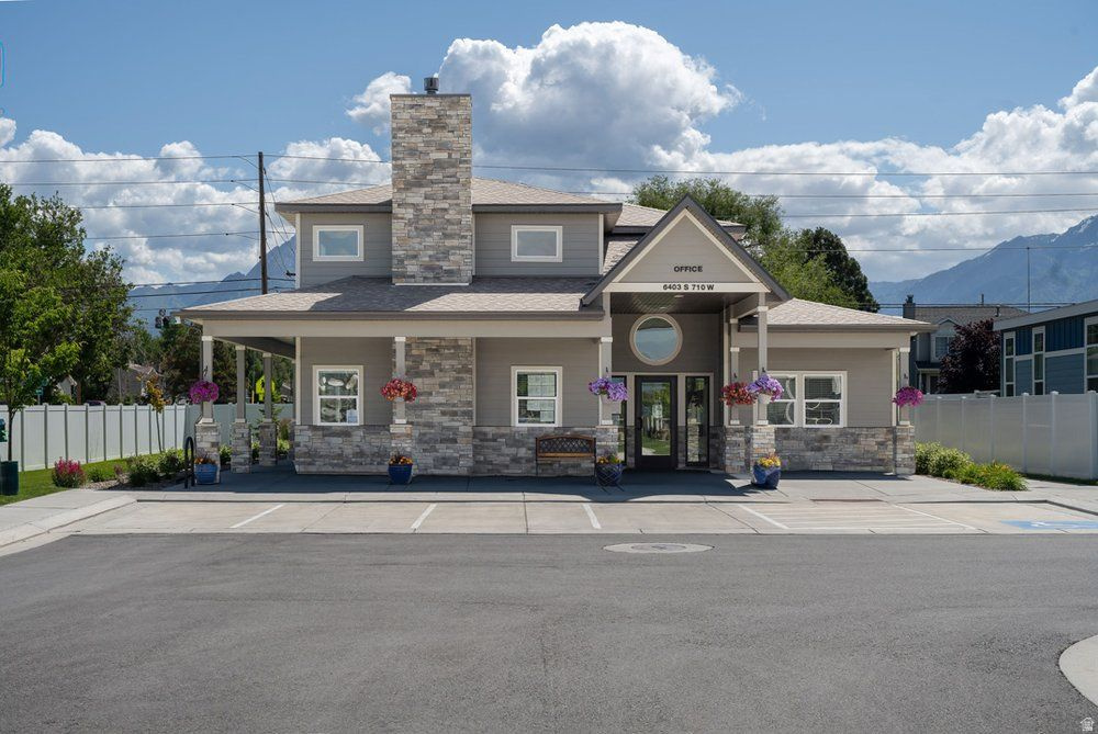 WINCHESTER ESTATES - Residential