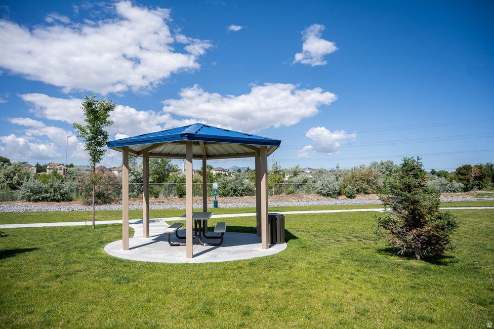 WINCHESTER ESTATES - Residential