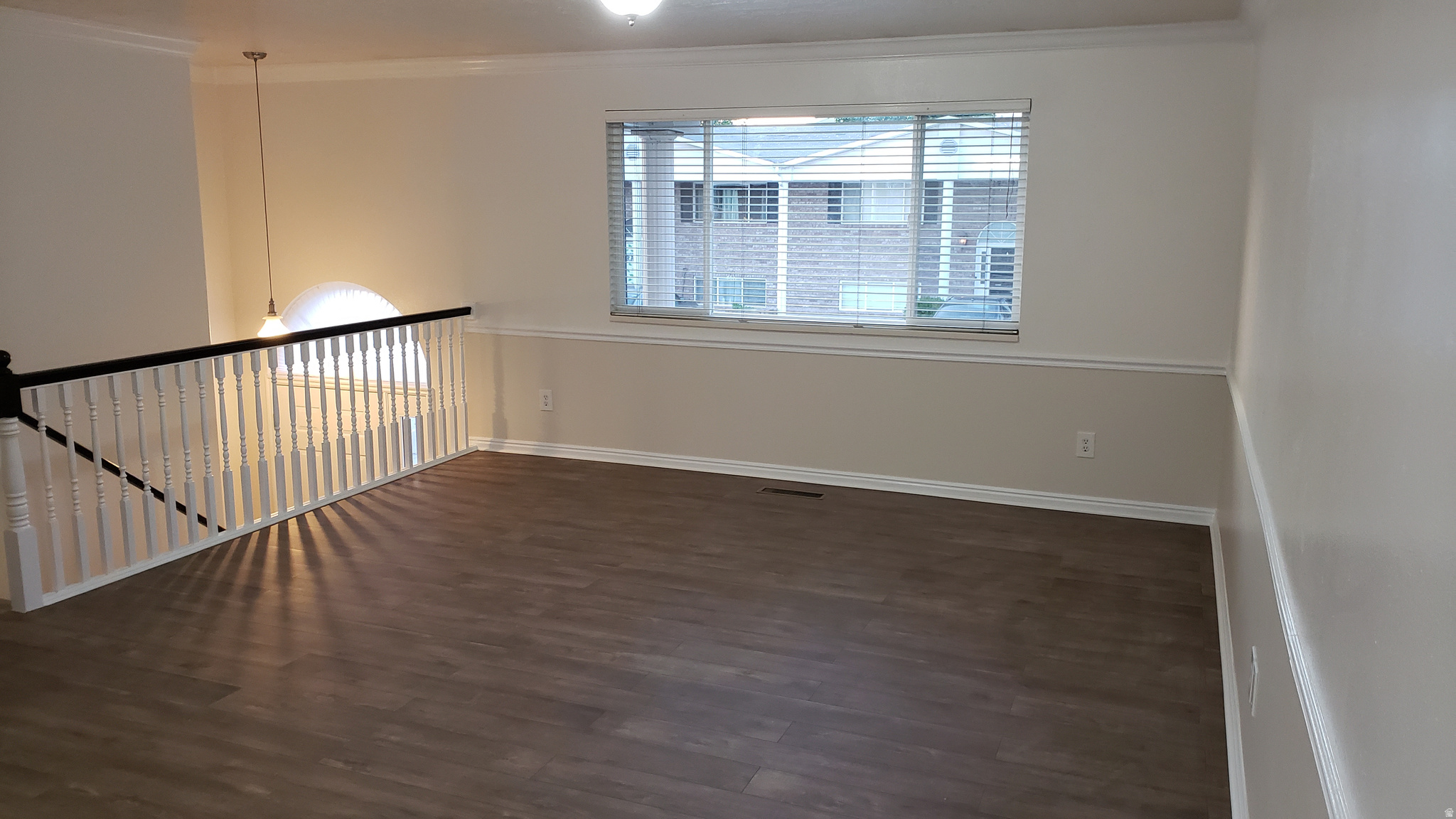 CHASE LANE - Residential