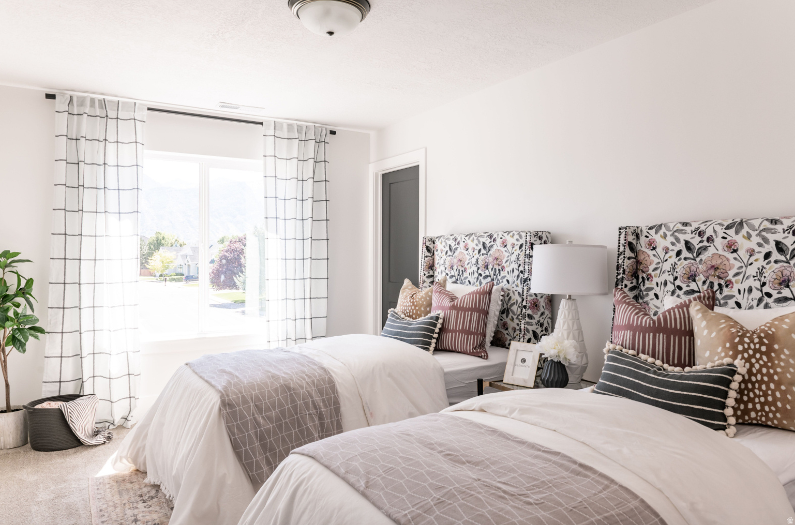 MOONLIGHT VILLAGE - Residential