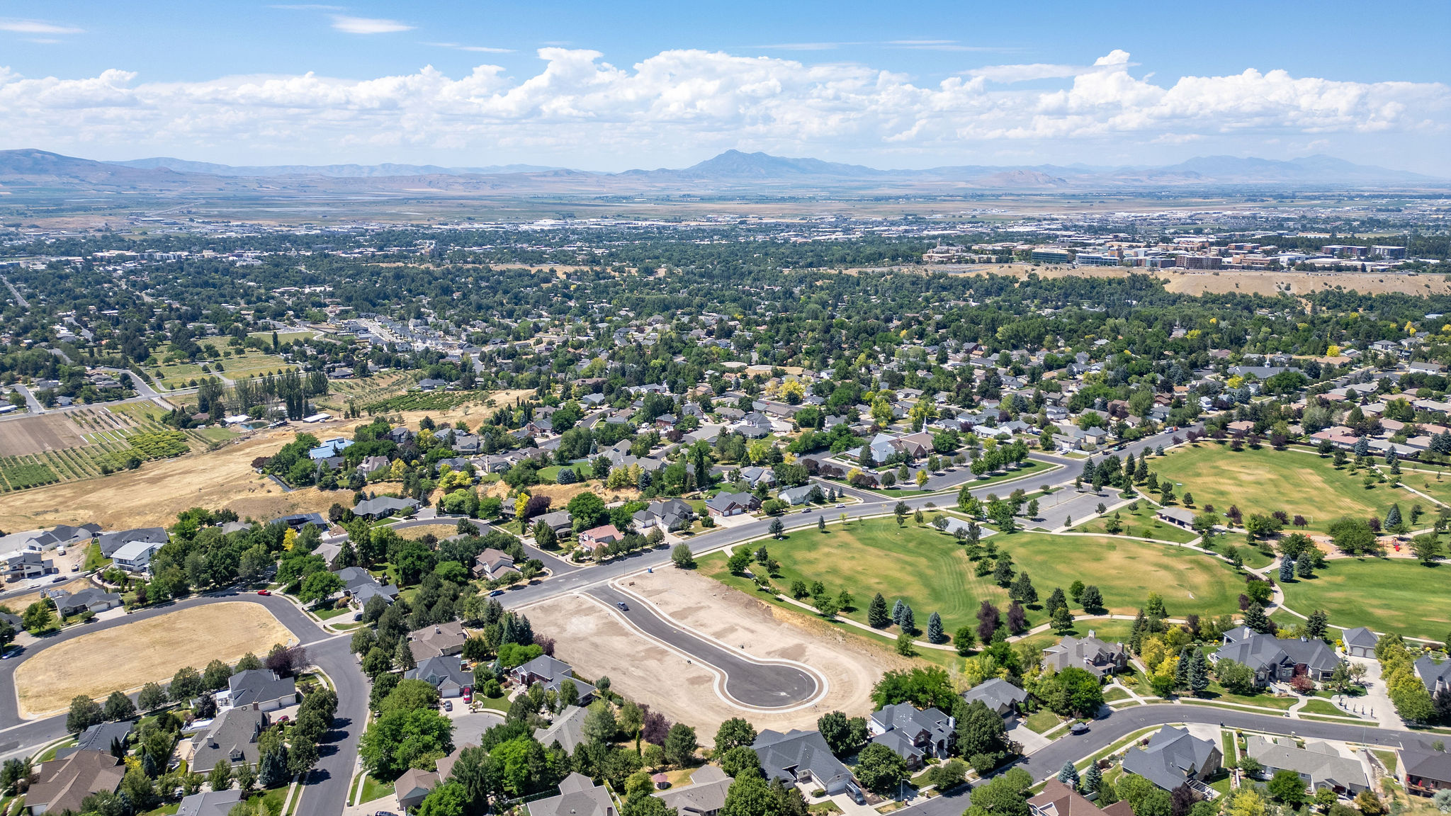GIBBONS PARK ESTATES - Land