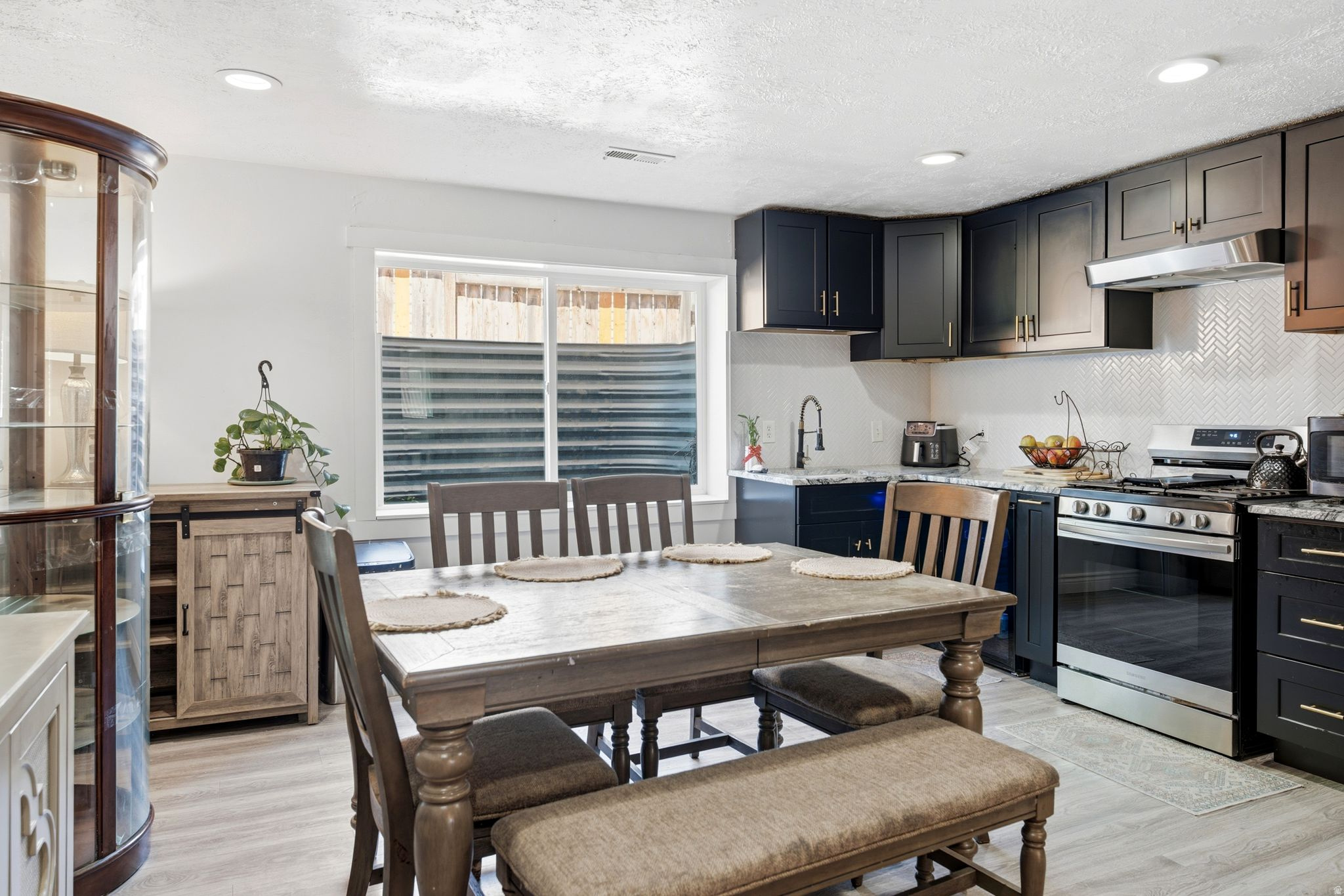 DIAMOND SUMMIT - Residential
