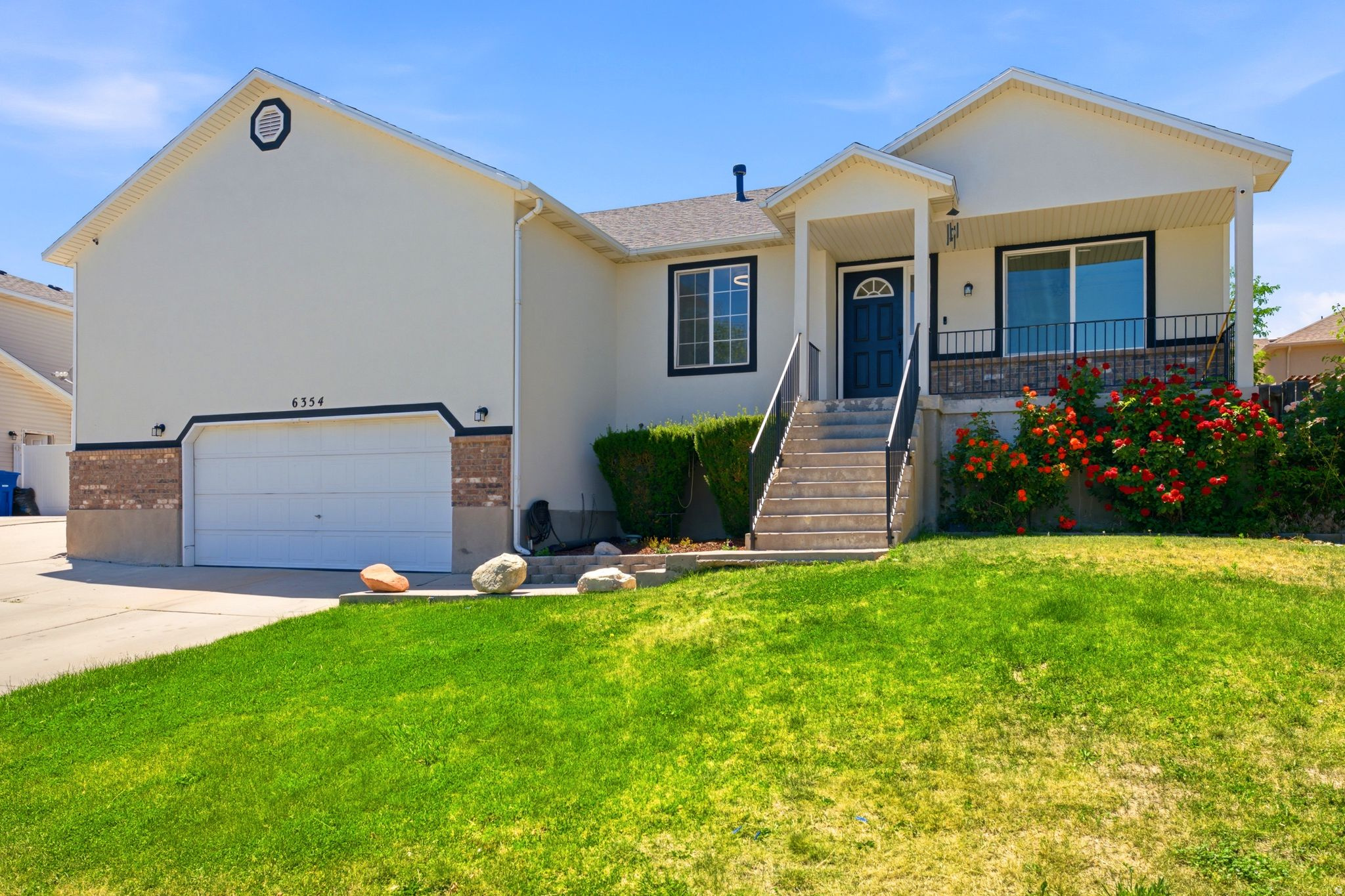 DIAMOND SUMMIT - Residential