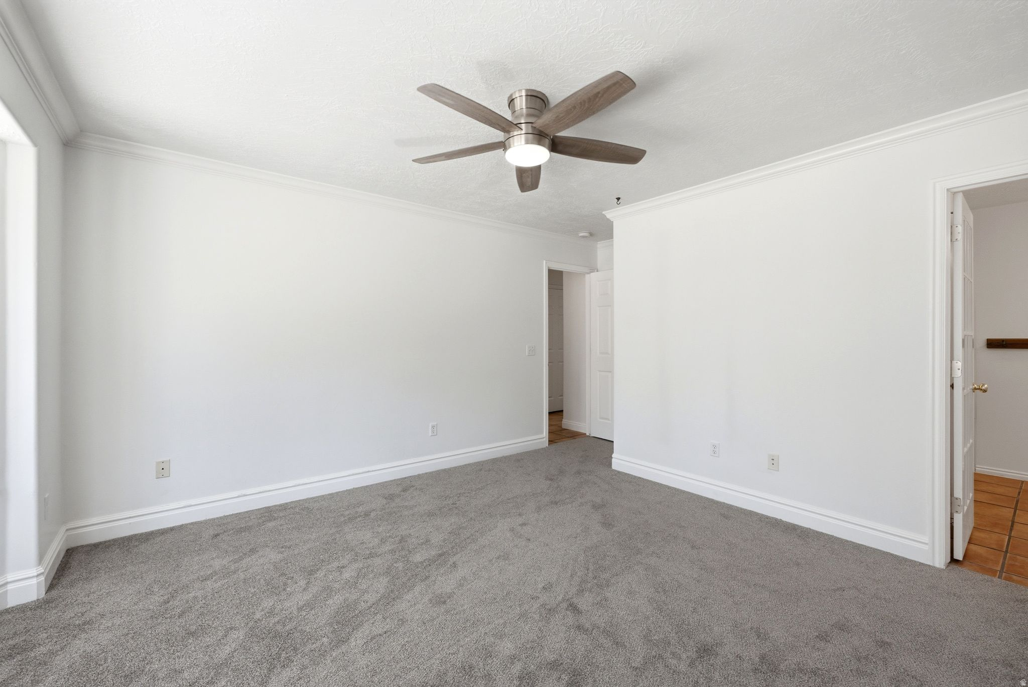 DIAMOND SUMMIT - Residential