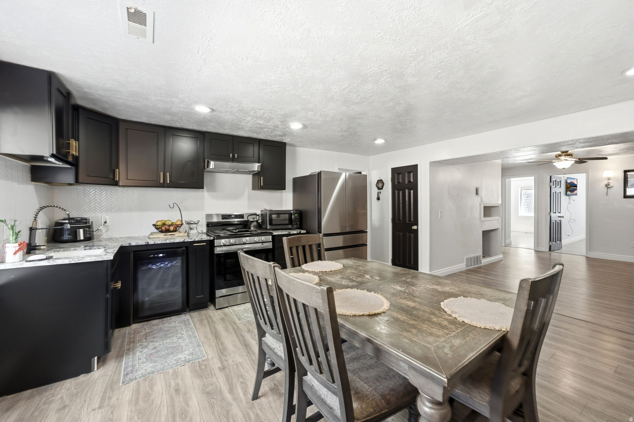 DIAMOND SUMMIT - Residential