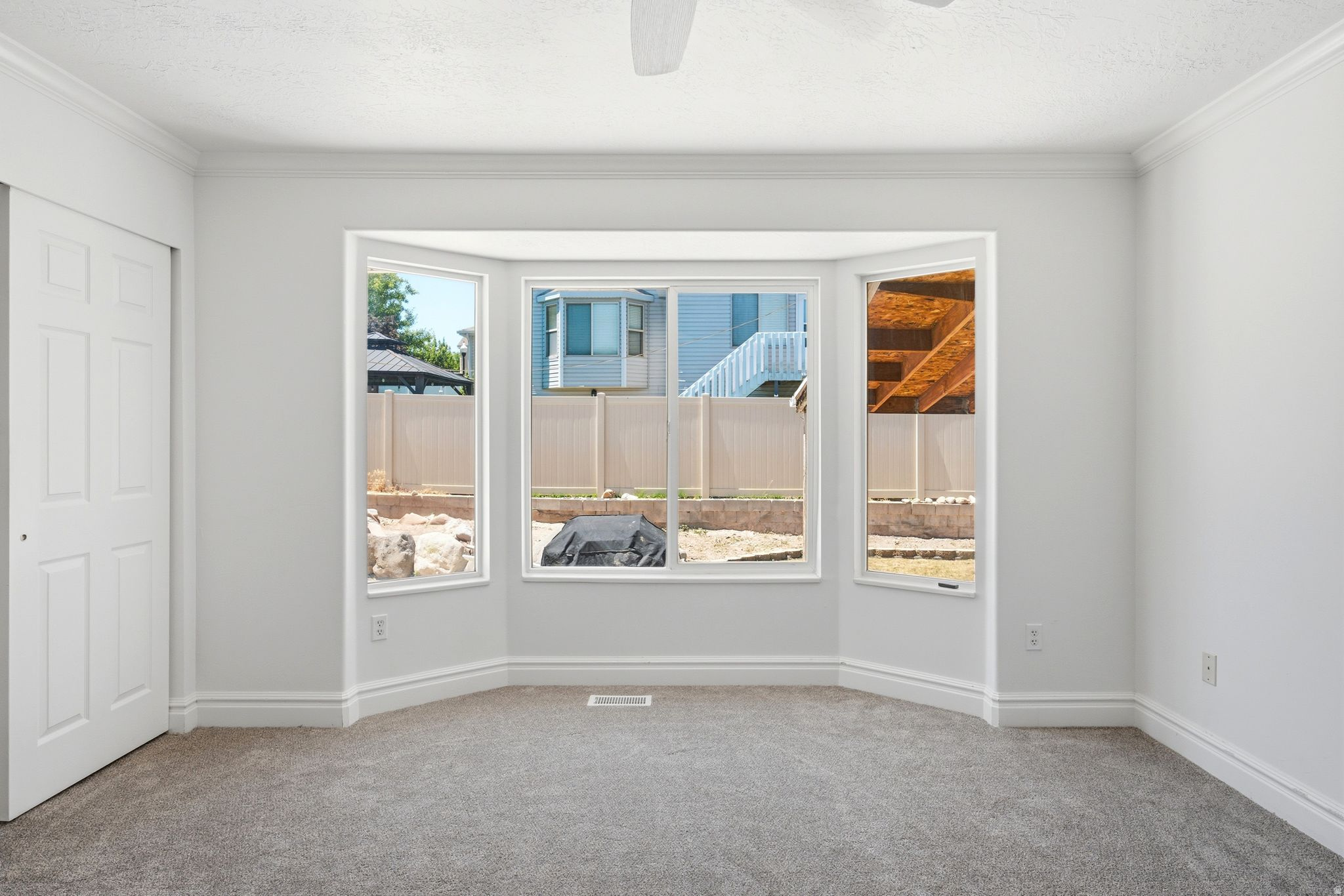 DIAMOND SUMMIT - Residential