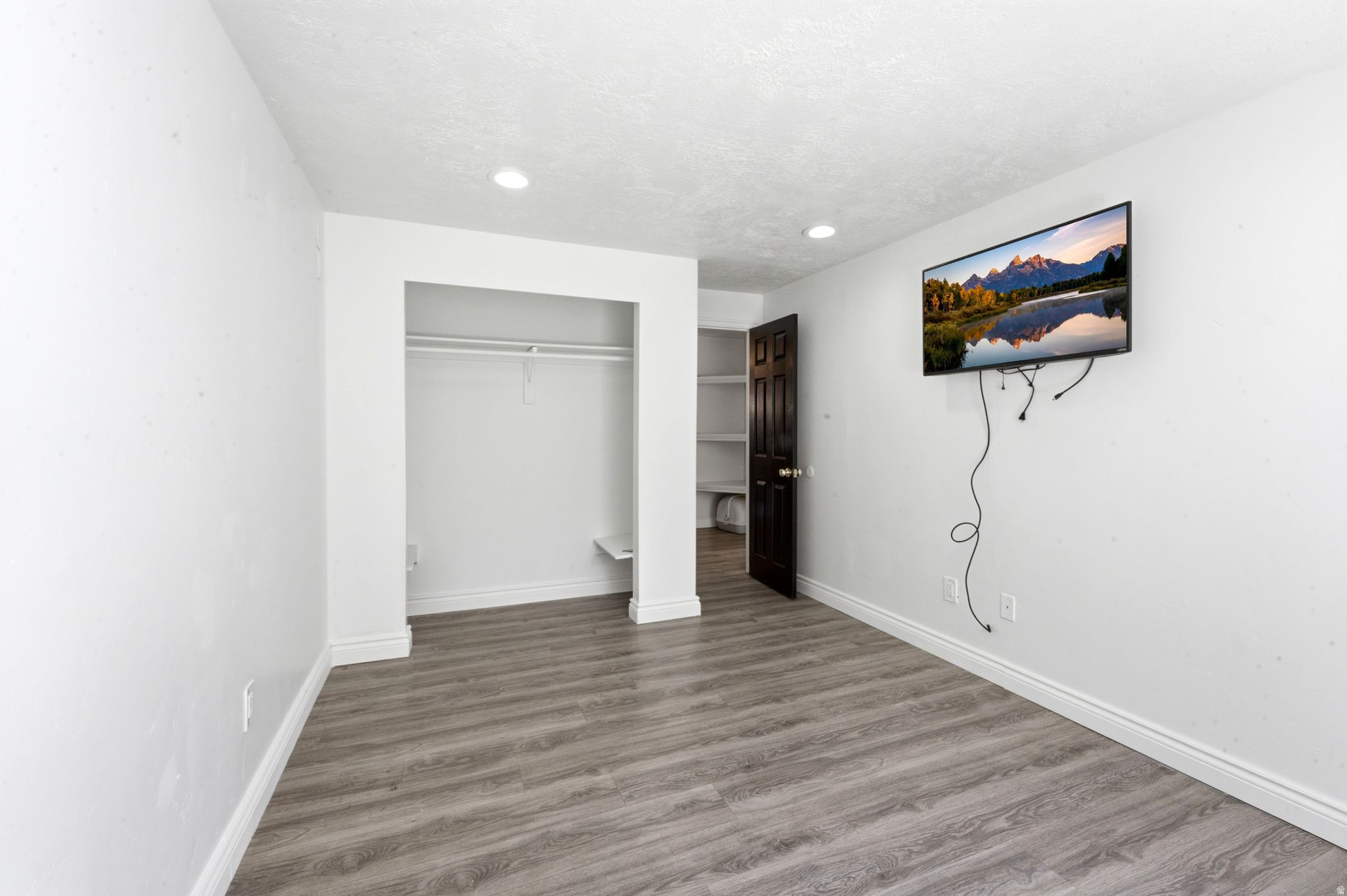 DIAMOND SUMMIT - Residential