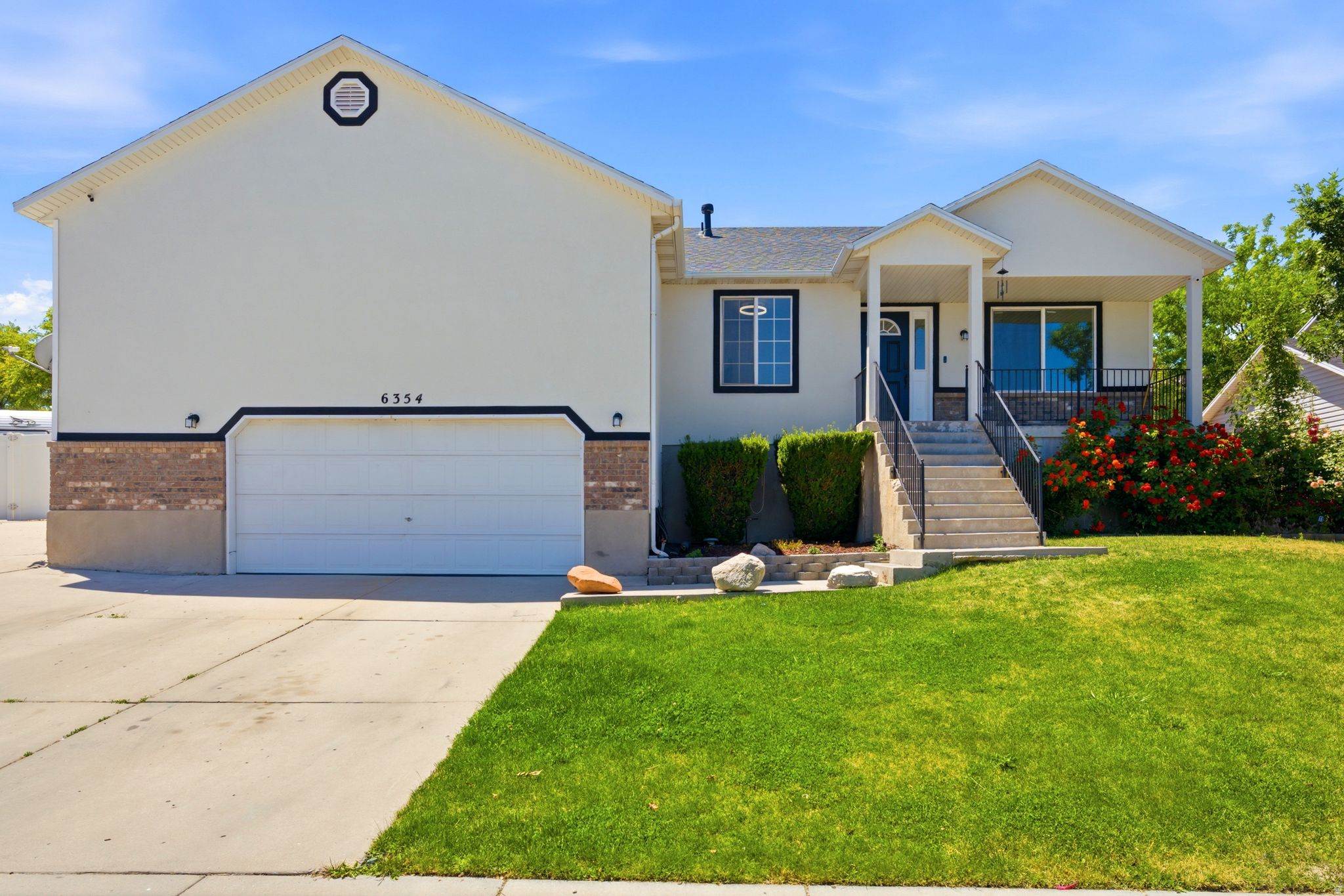 DIAMOND SUMMIT - Residential