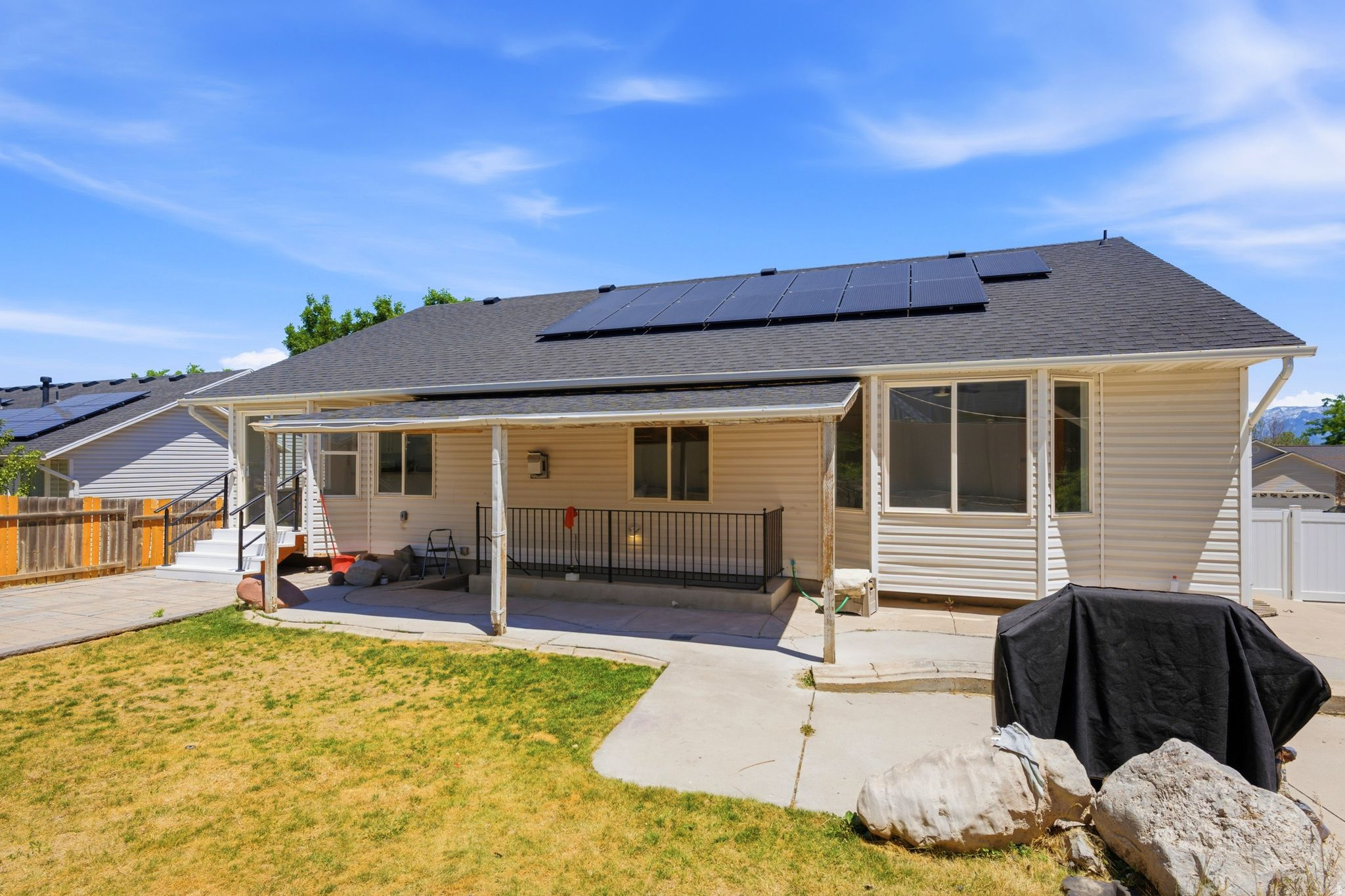 DIAMOND SUMMIT - Residential