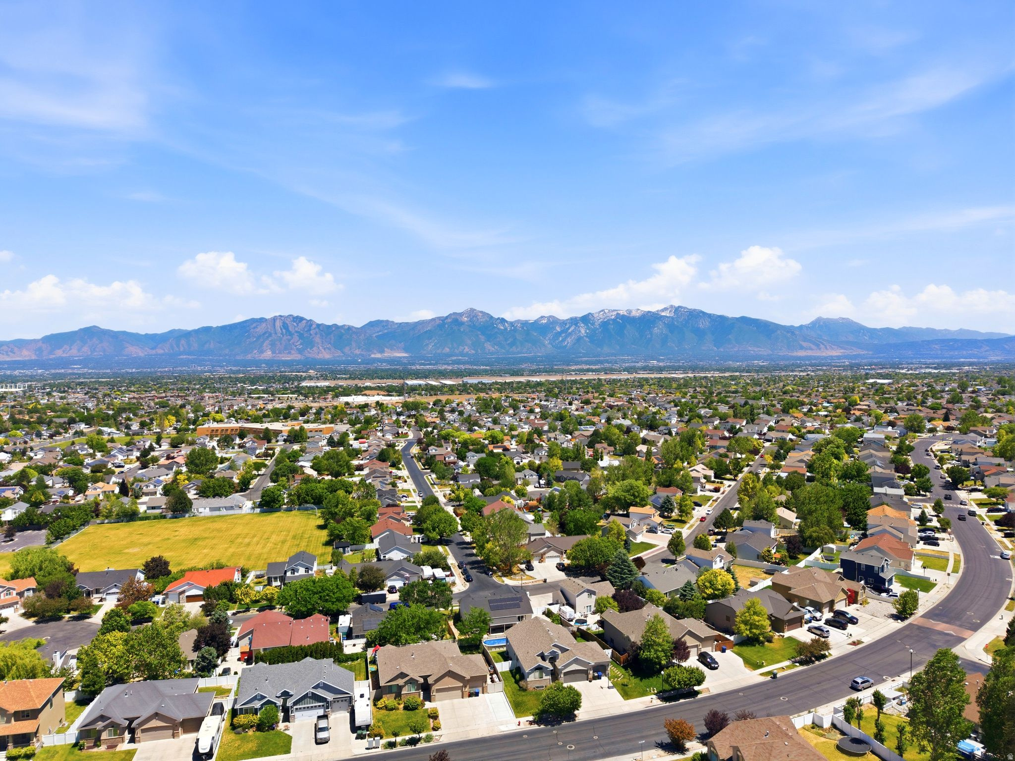 DIAMOND SUMMIT - Residential
