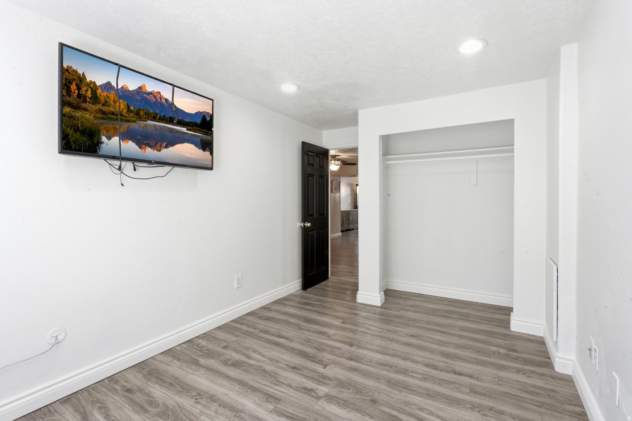 DIAMOND SUMMIT - Residential