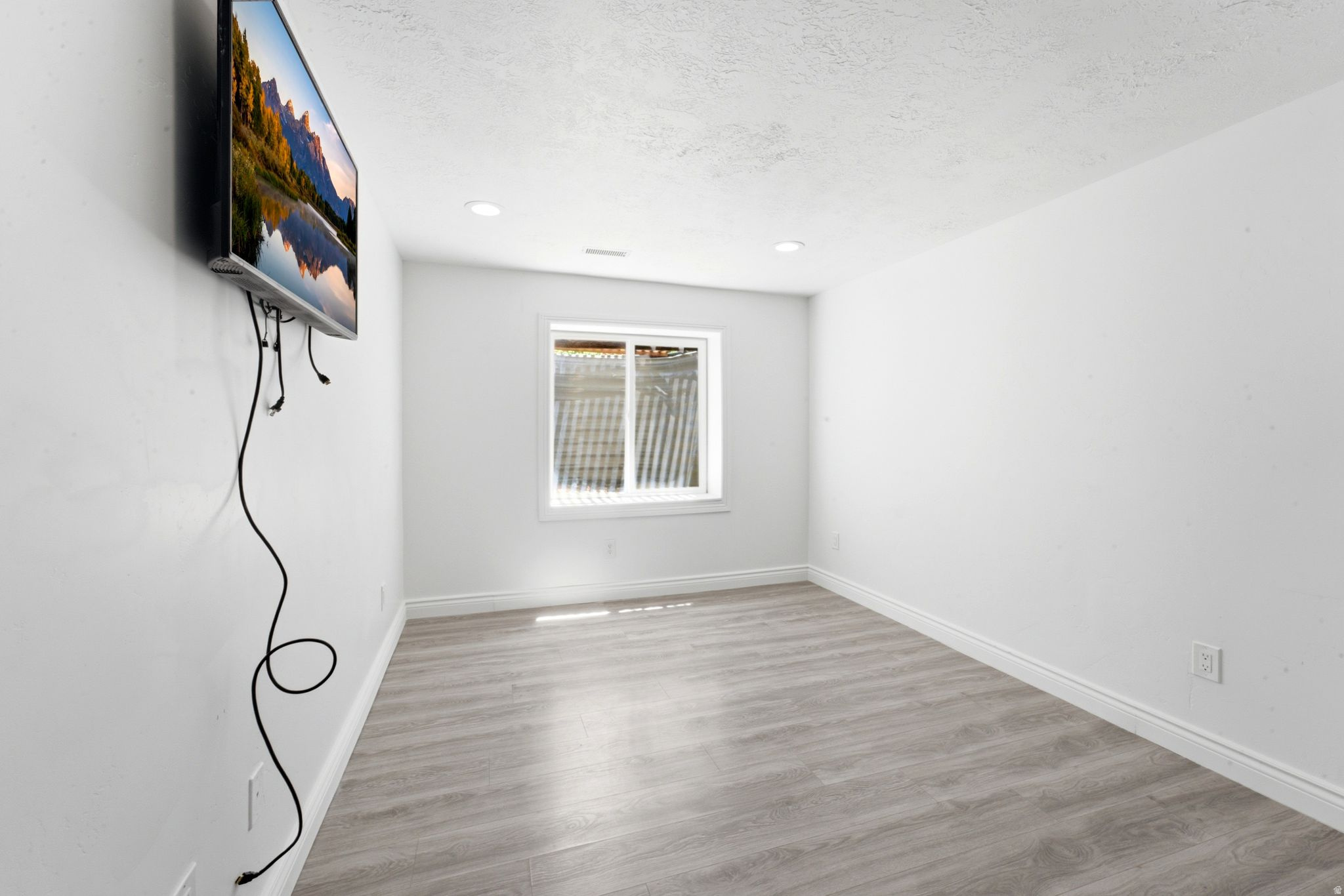 DIAMOND SUMMIT - Residential