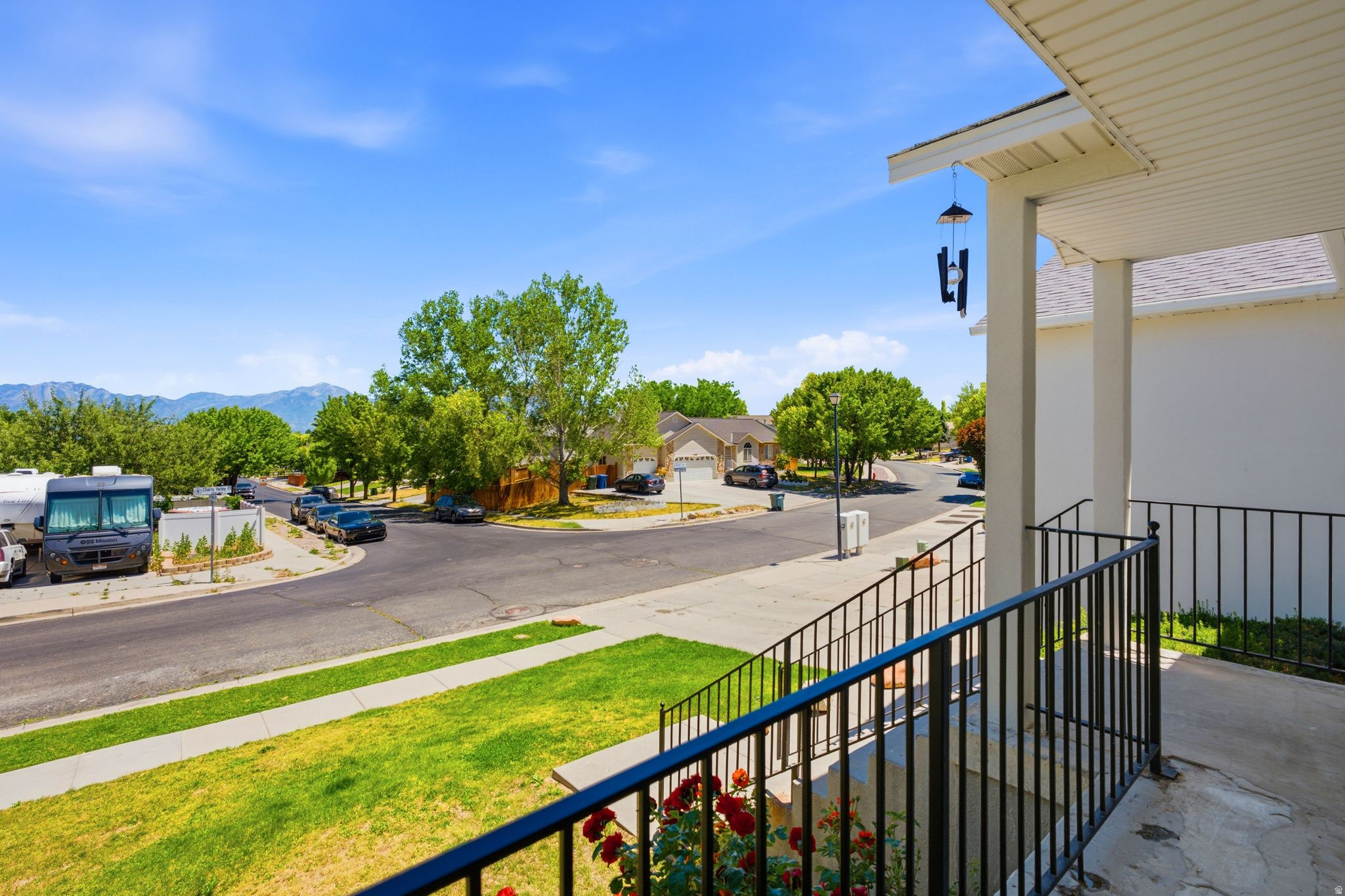 DIAMOND SUMMIT - Residential