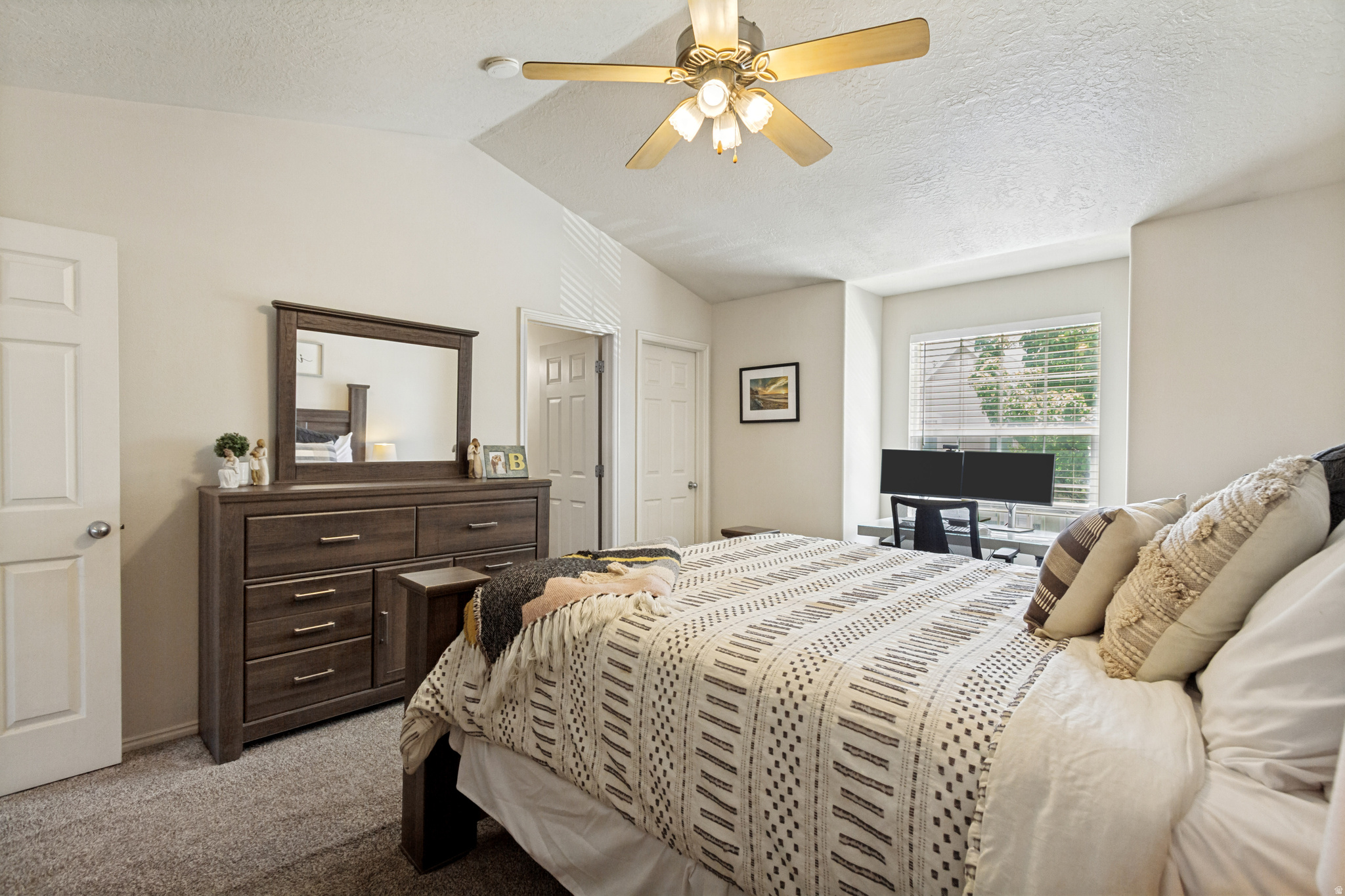 COUNTRY LANE - Residential