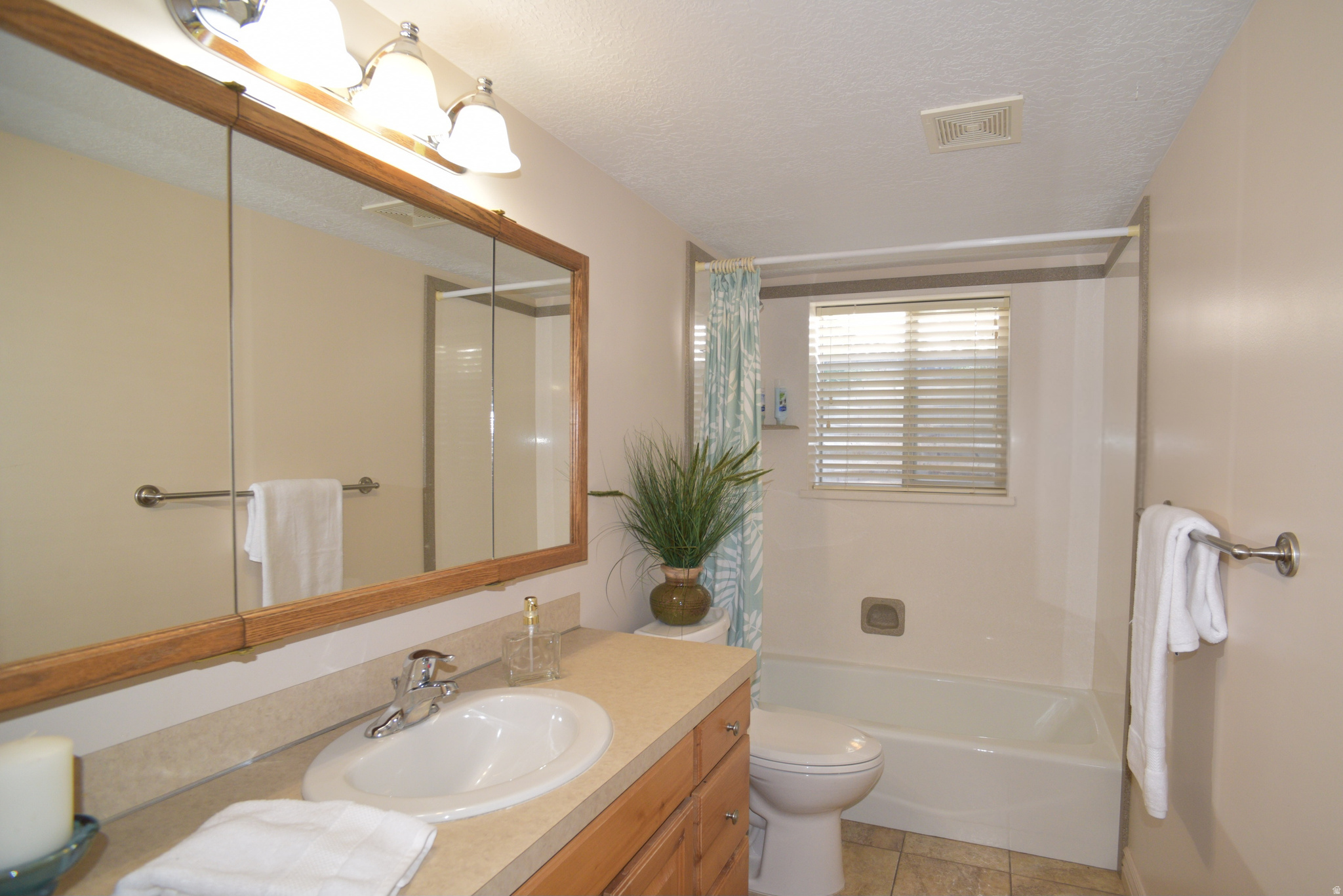 ROYAL FARMS - Residential