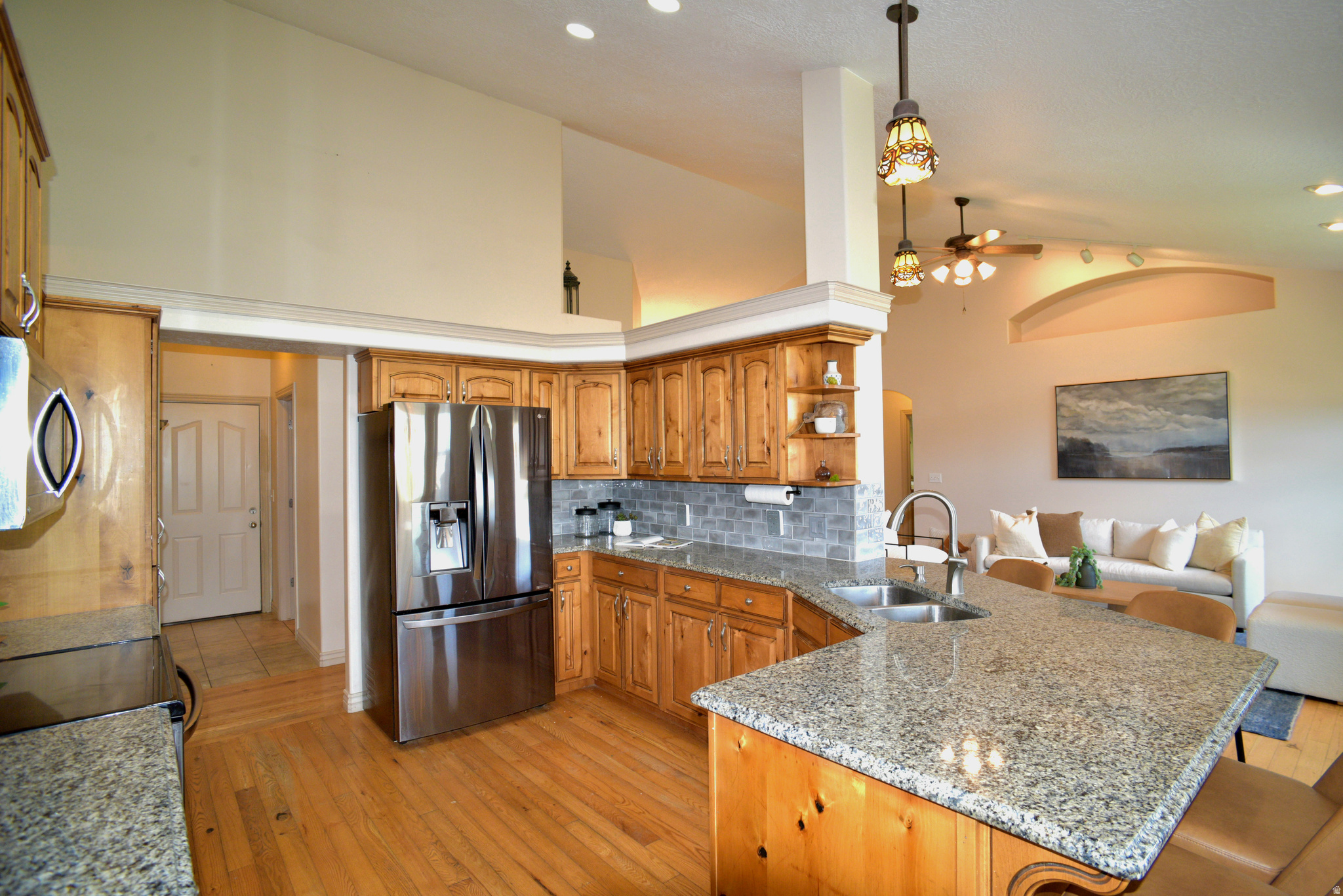 ROYAL FARMS - Residential