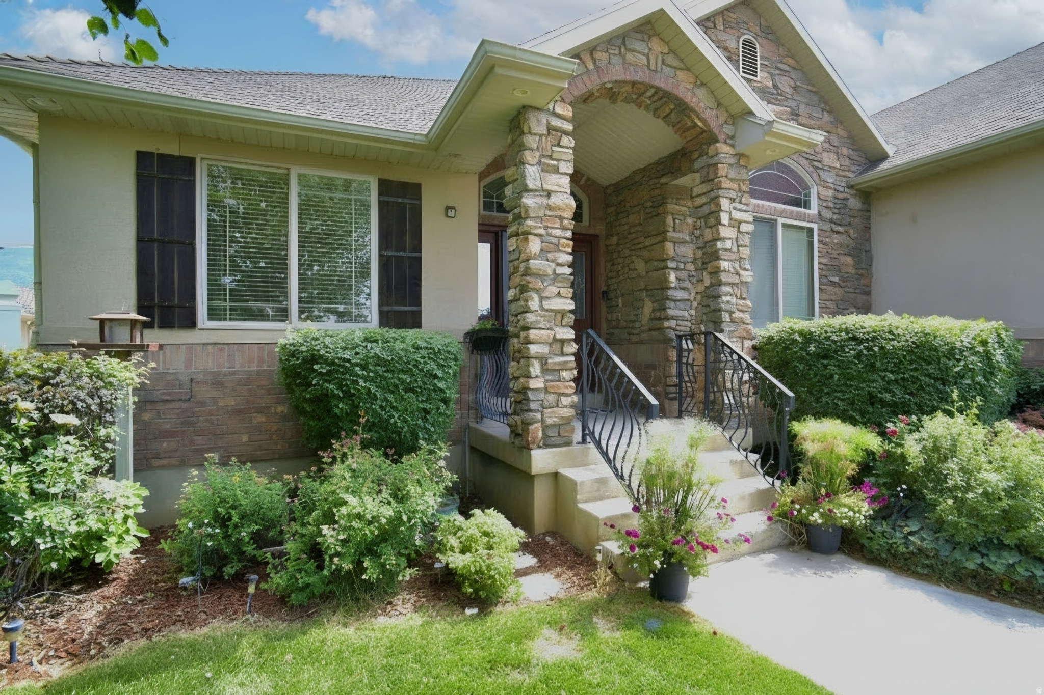 ROYAL FARMS - Residential