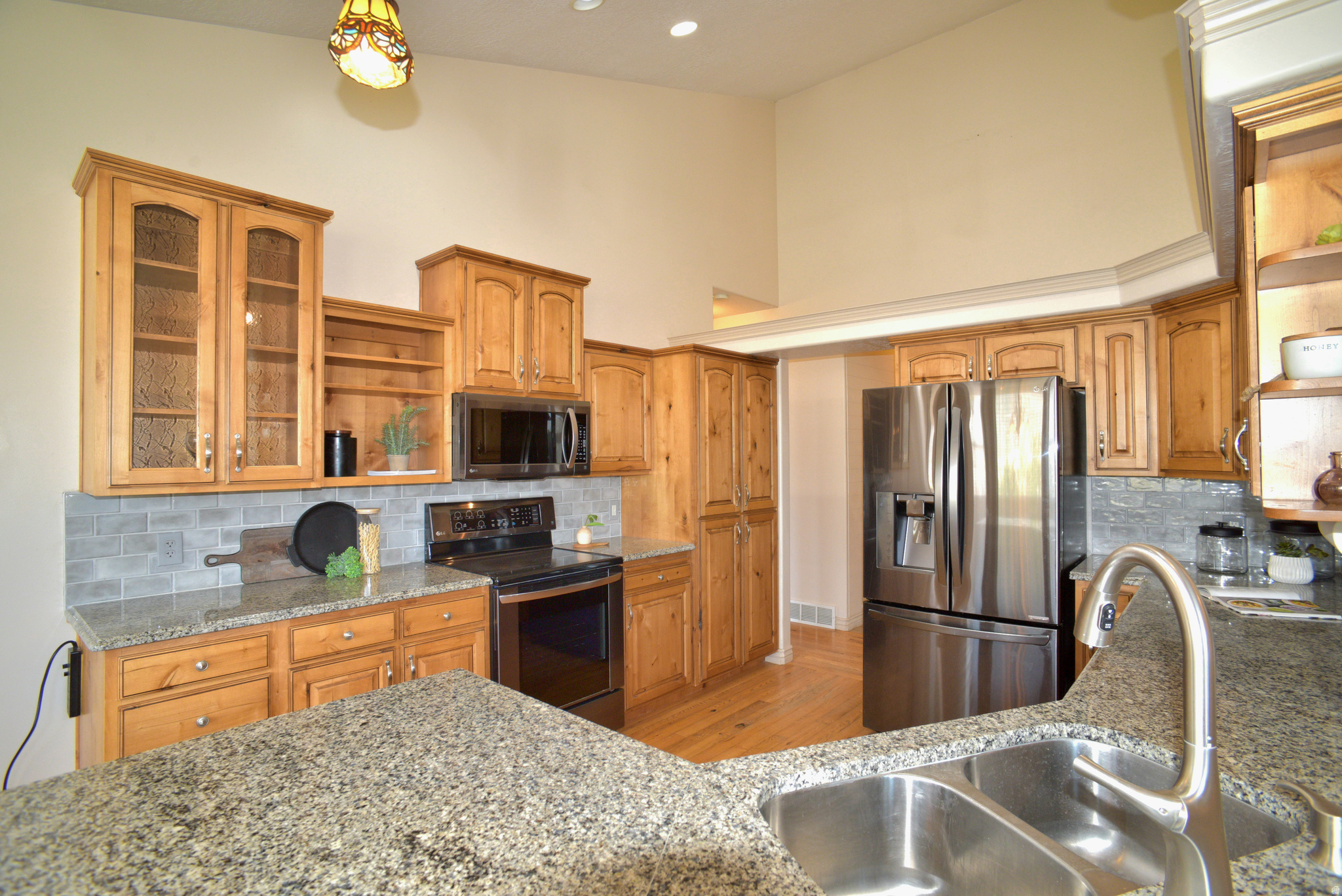 ROYAL FARMS - Residential
