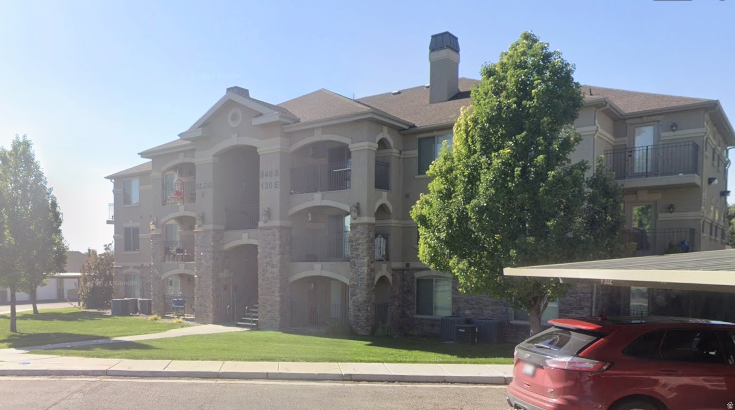 SILVER PINES CONDO - Residential