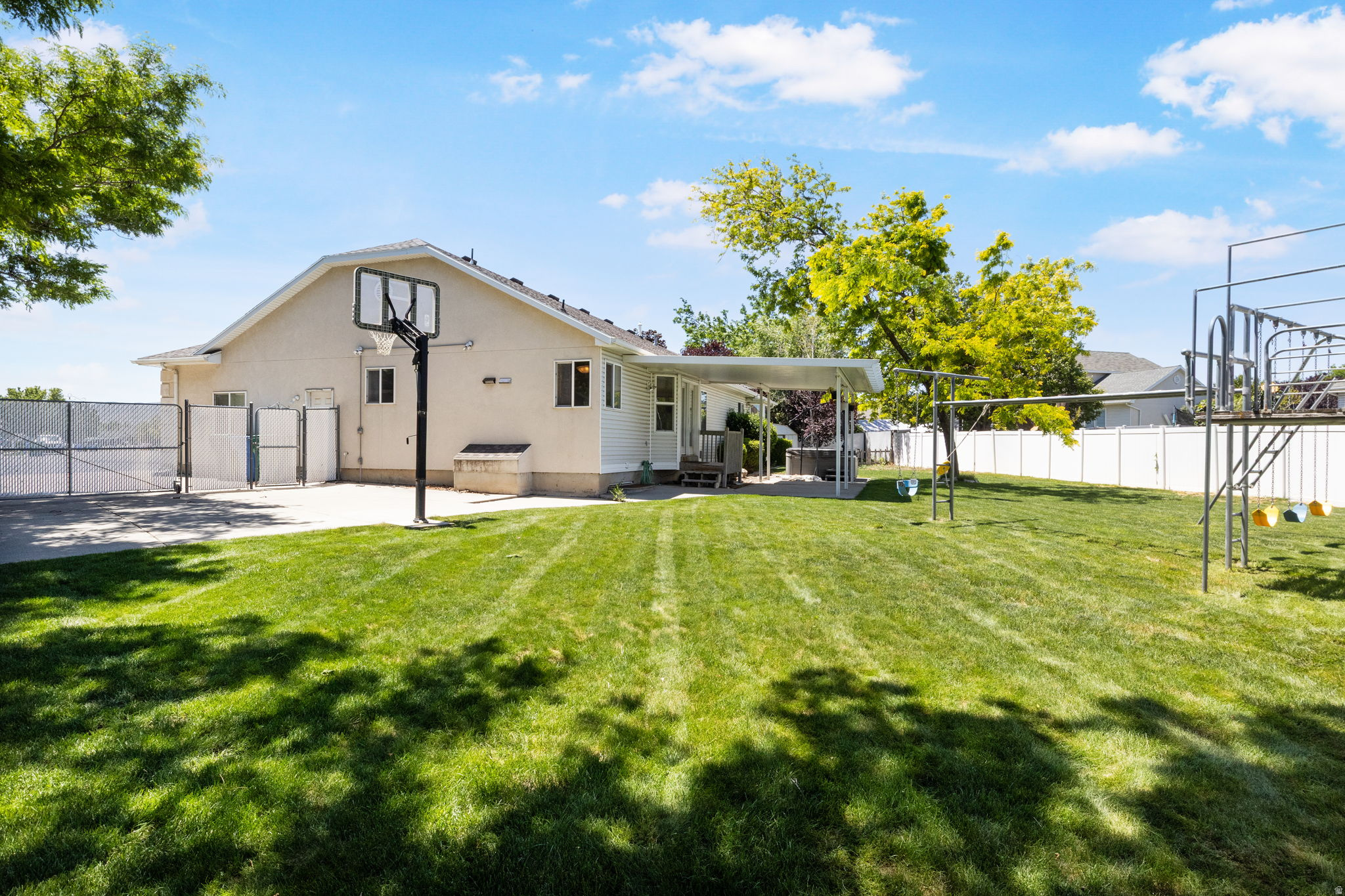 RIVERTON VILLAGE - Residential