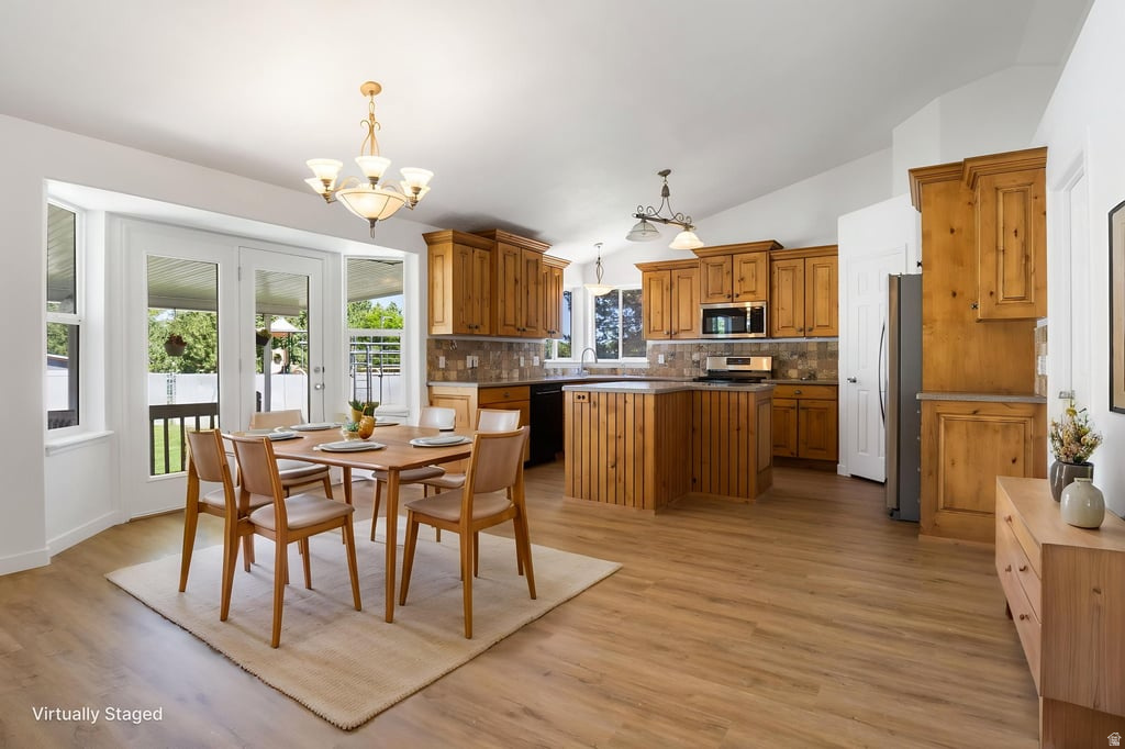 RIVERTON VILLAGE - Residential