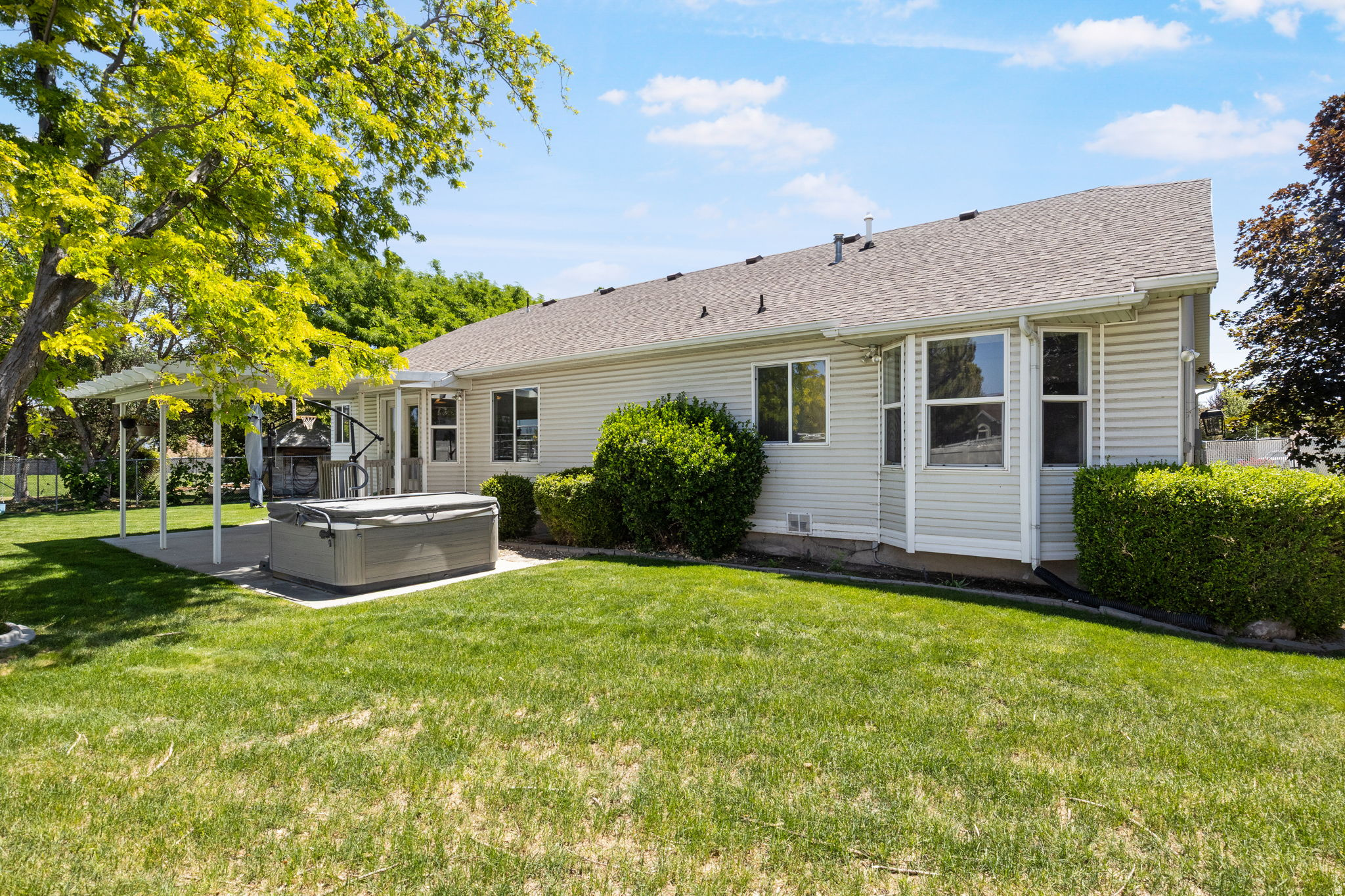 RIVERTON VILLAGE - Residential