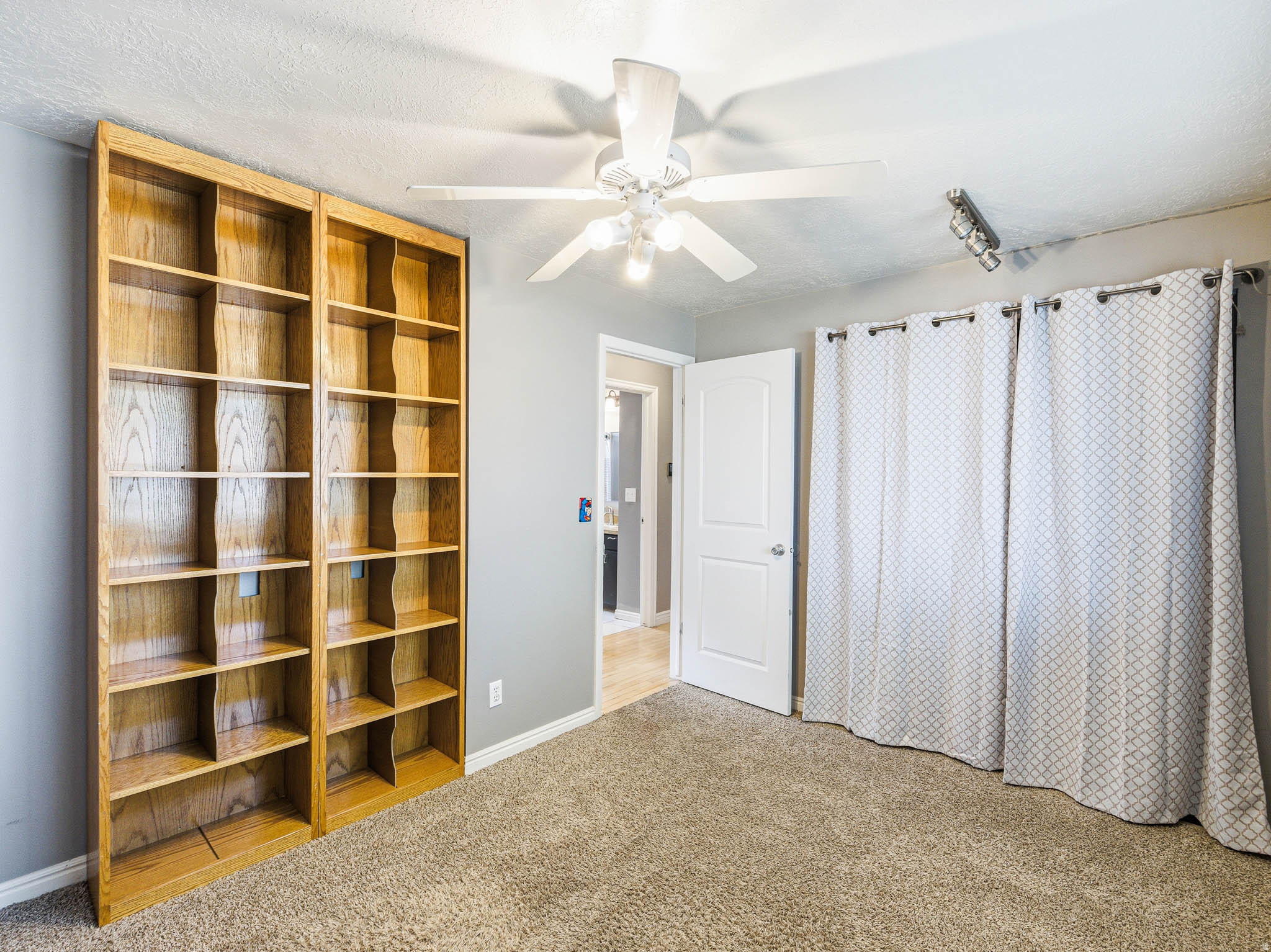 GREENHILL ACRE - Residential