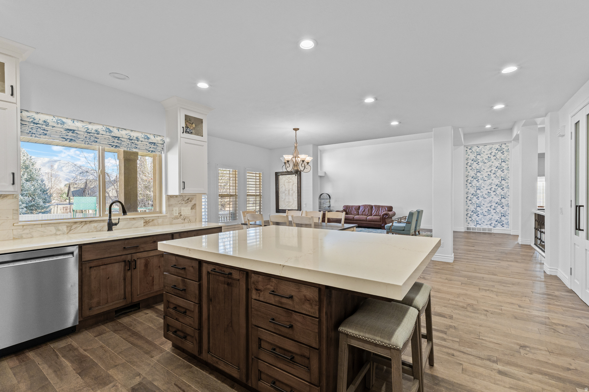 MOUNTAIN VISTAS - Residential