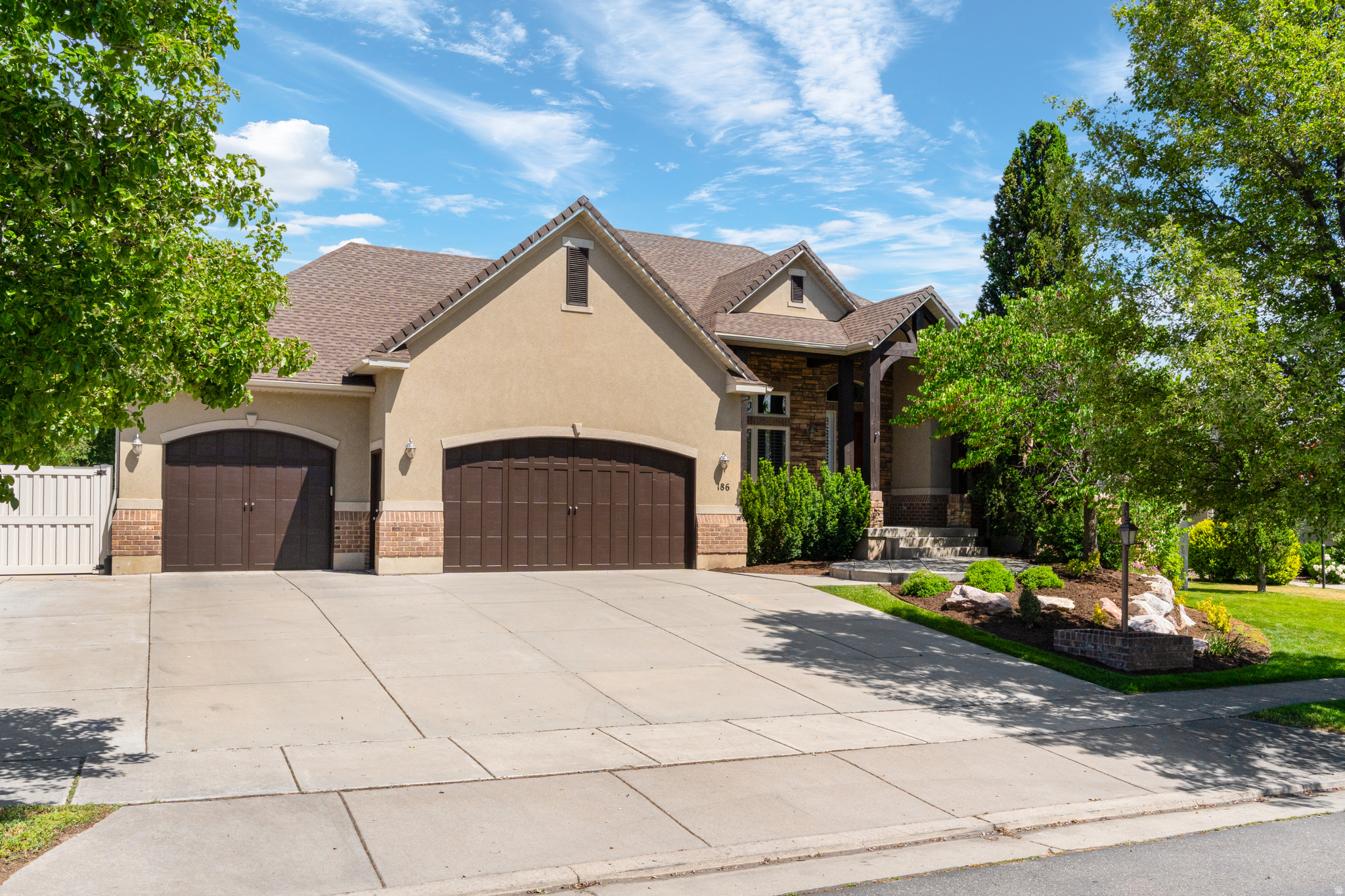 MOUNTAIN VISTAS - Residential