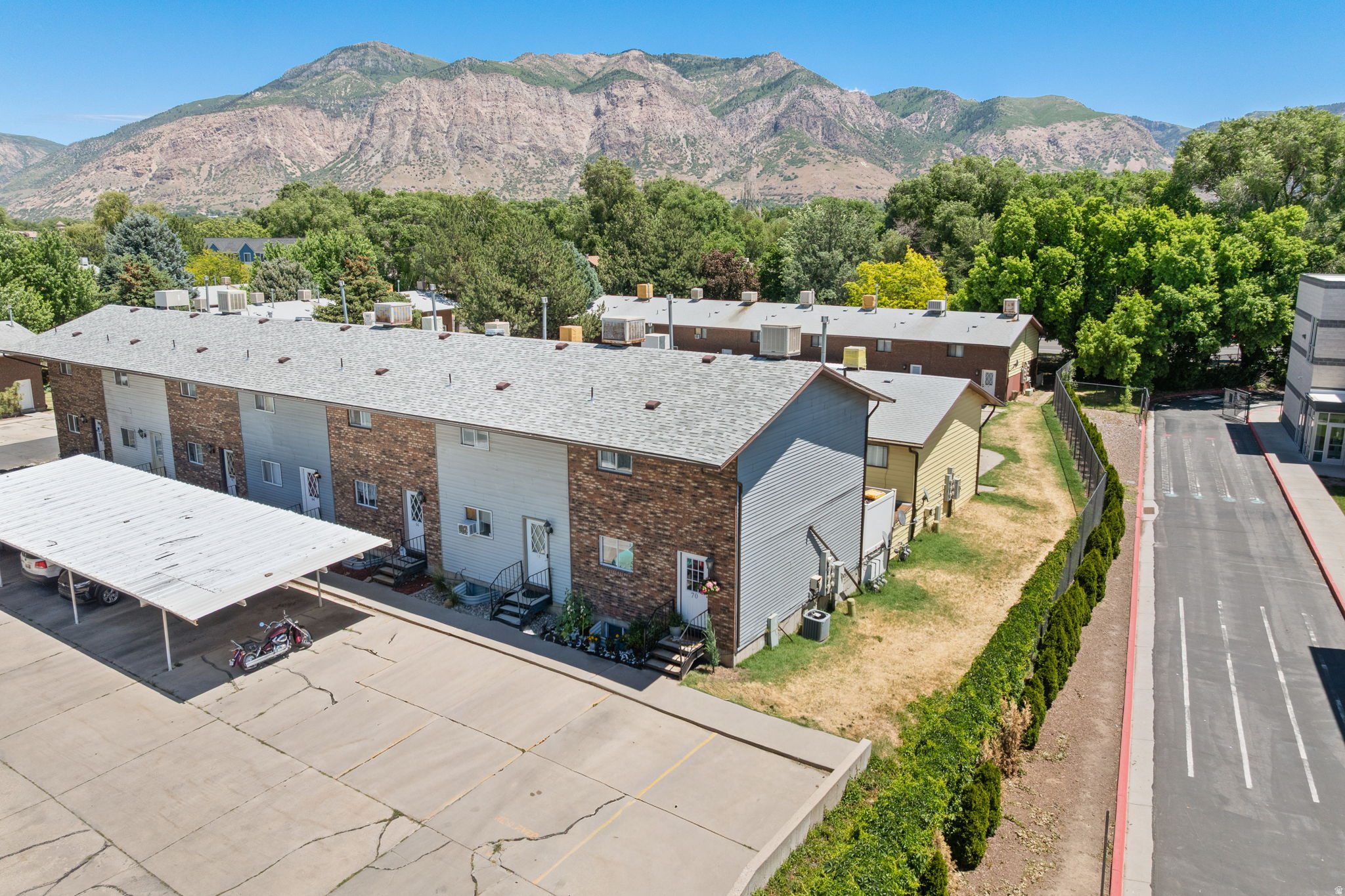 MILLCREEK MANOR - Residential