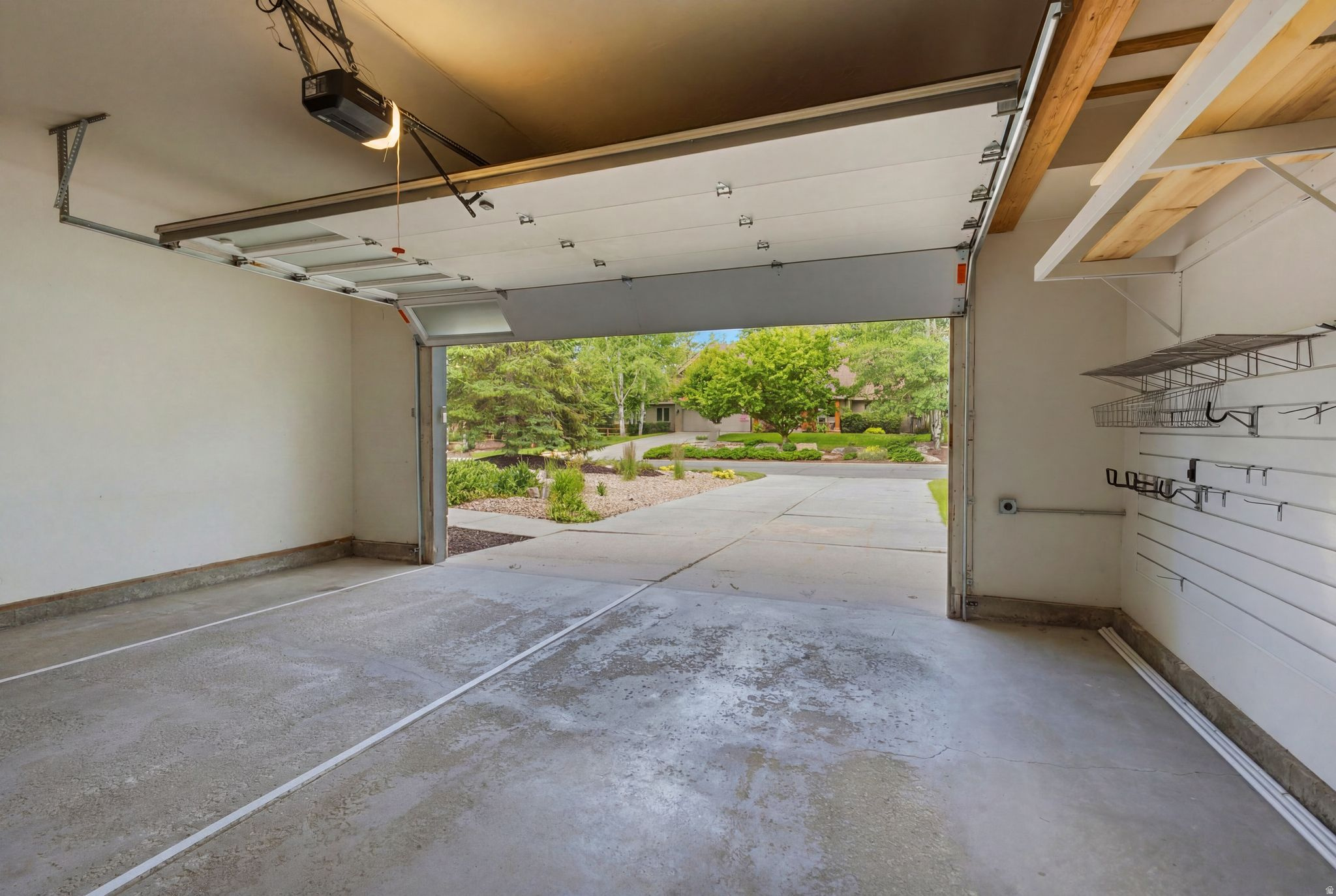 SILVER SPRINGS - Residential