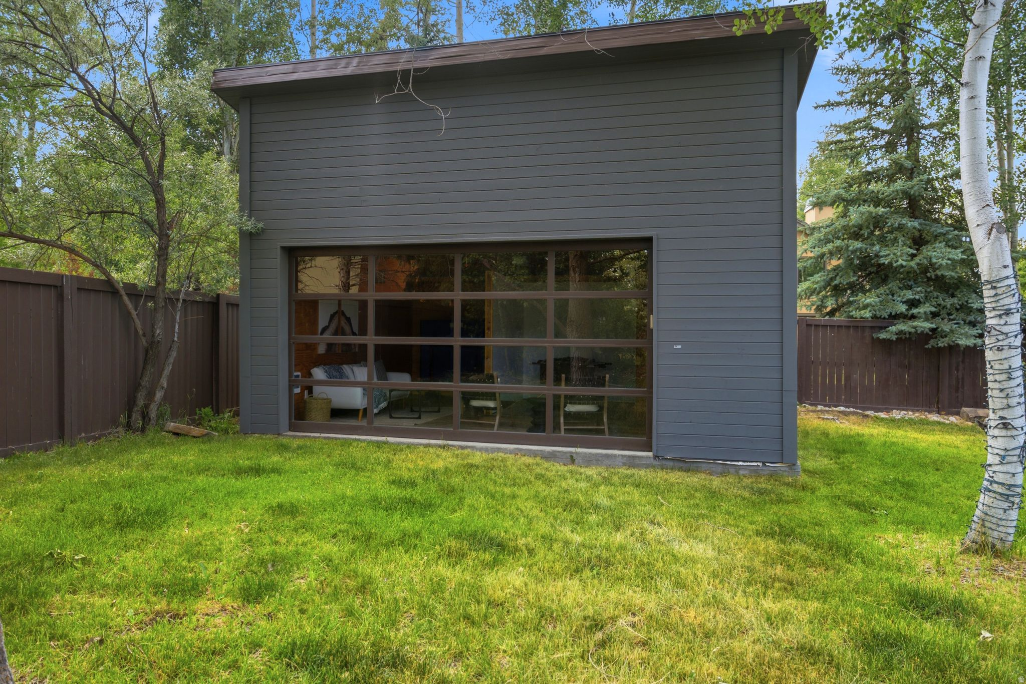 SILVER SPRINGS - Residential