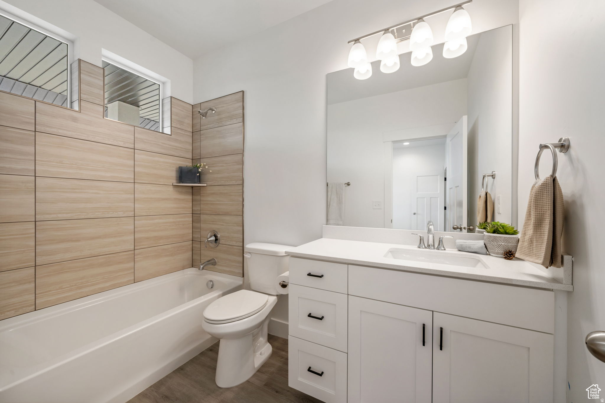 WEST FIELD CENTRAL - Residential
