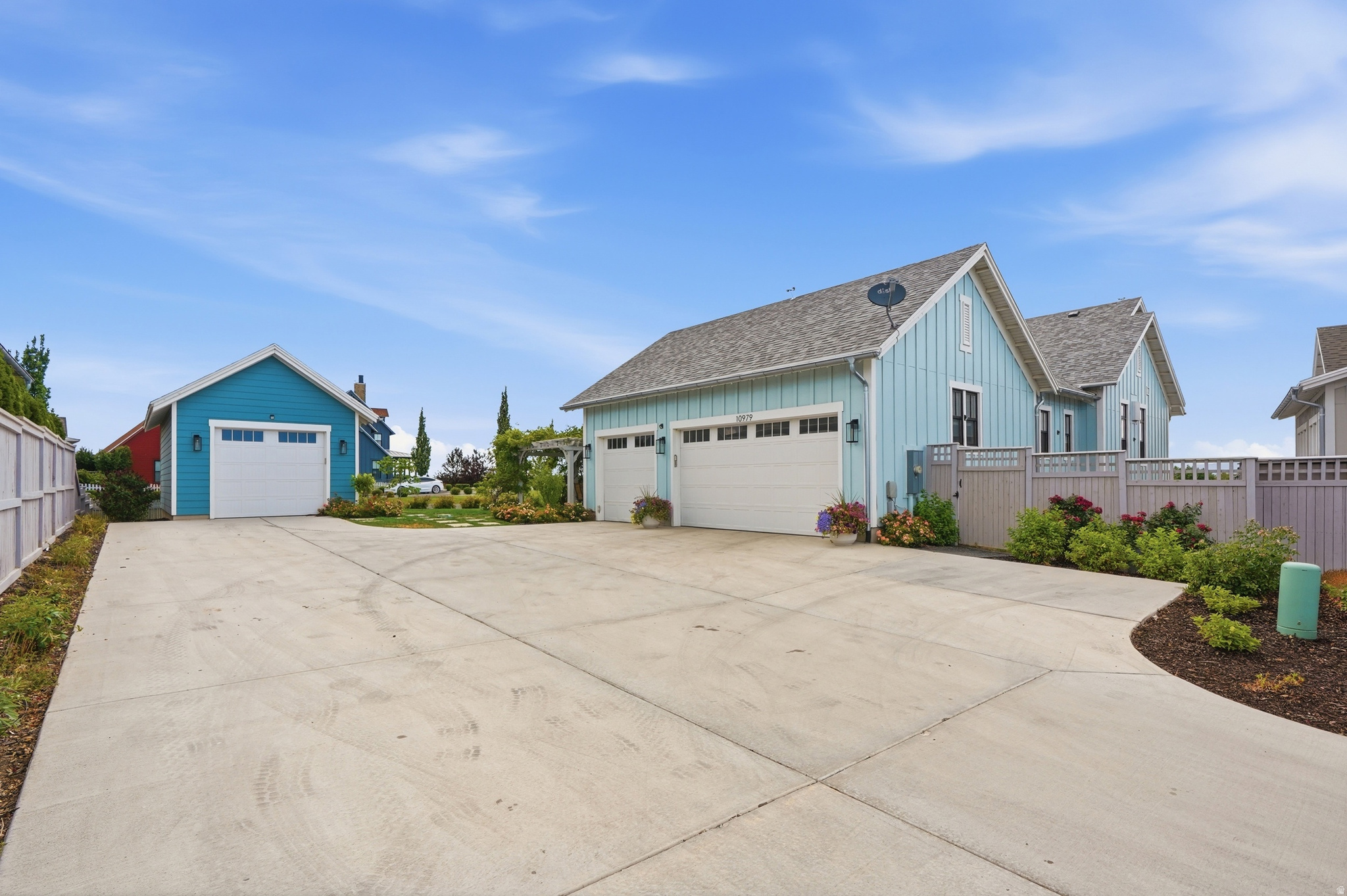 DAYBREAK LAKE ISLAND - Residential