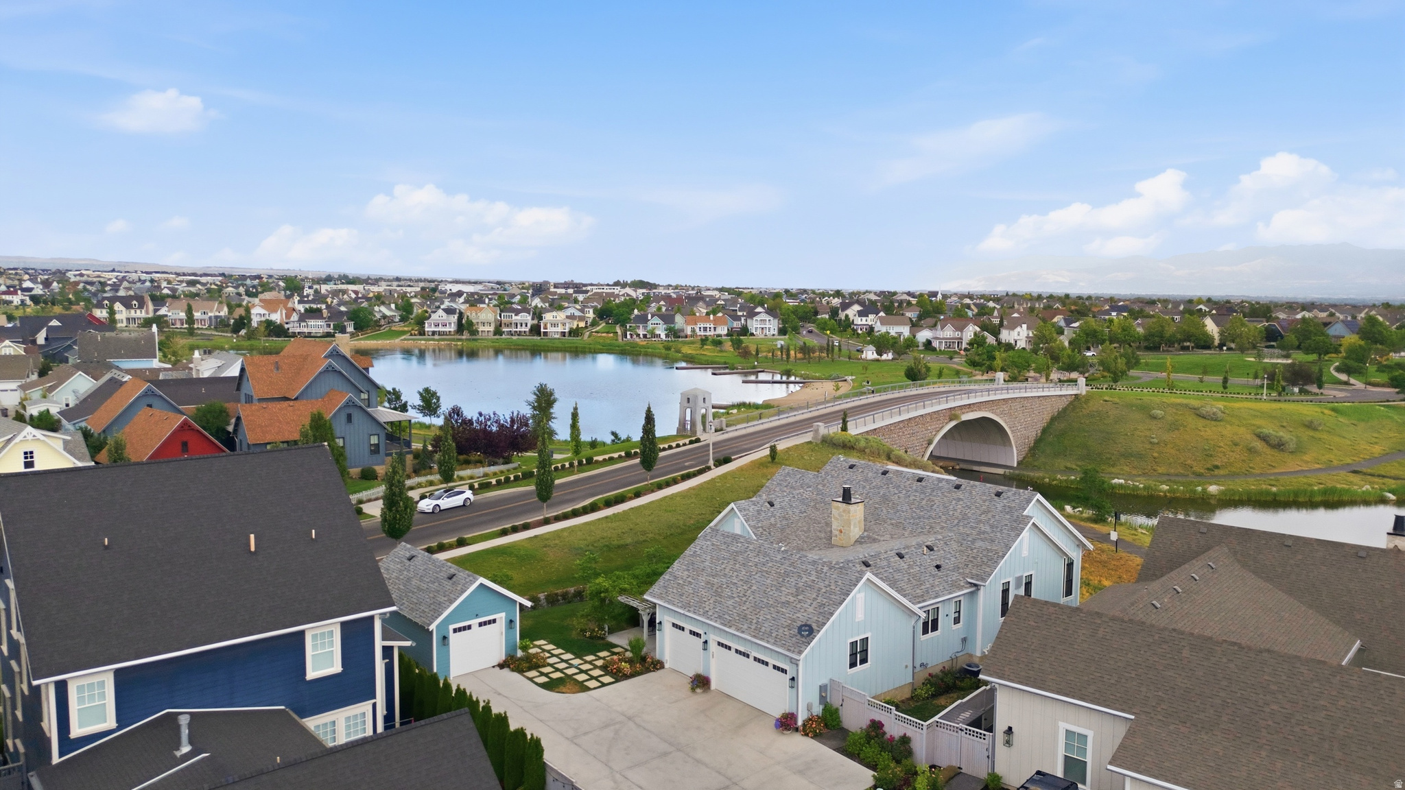 DAYBREAK LAKE ISLAND - Residential