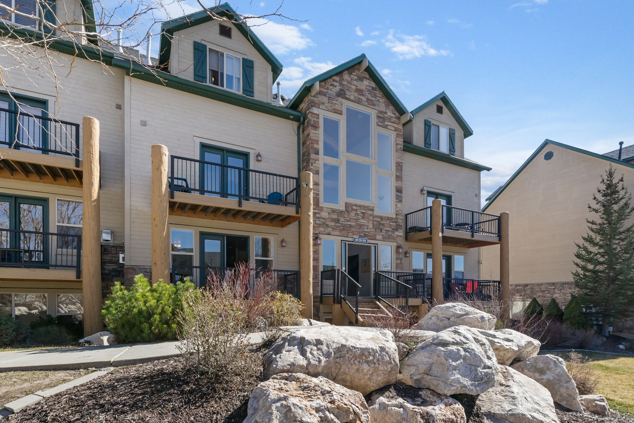 THE MOOSE HOLLOW - Residential