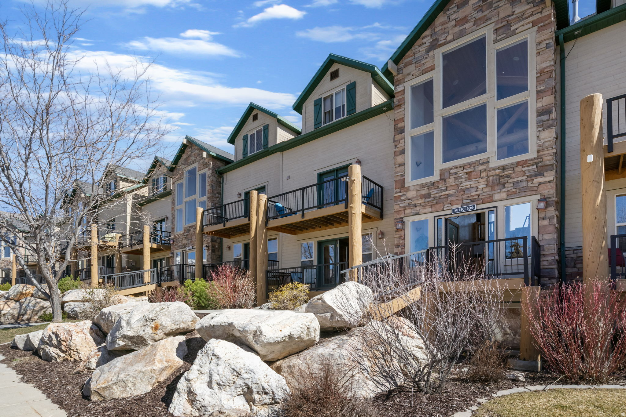THE MOOSE HOLLOW - Residential