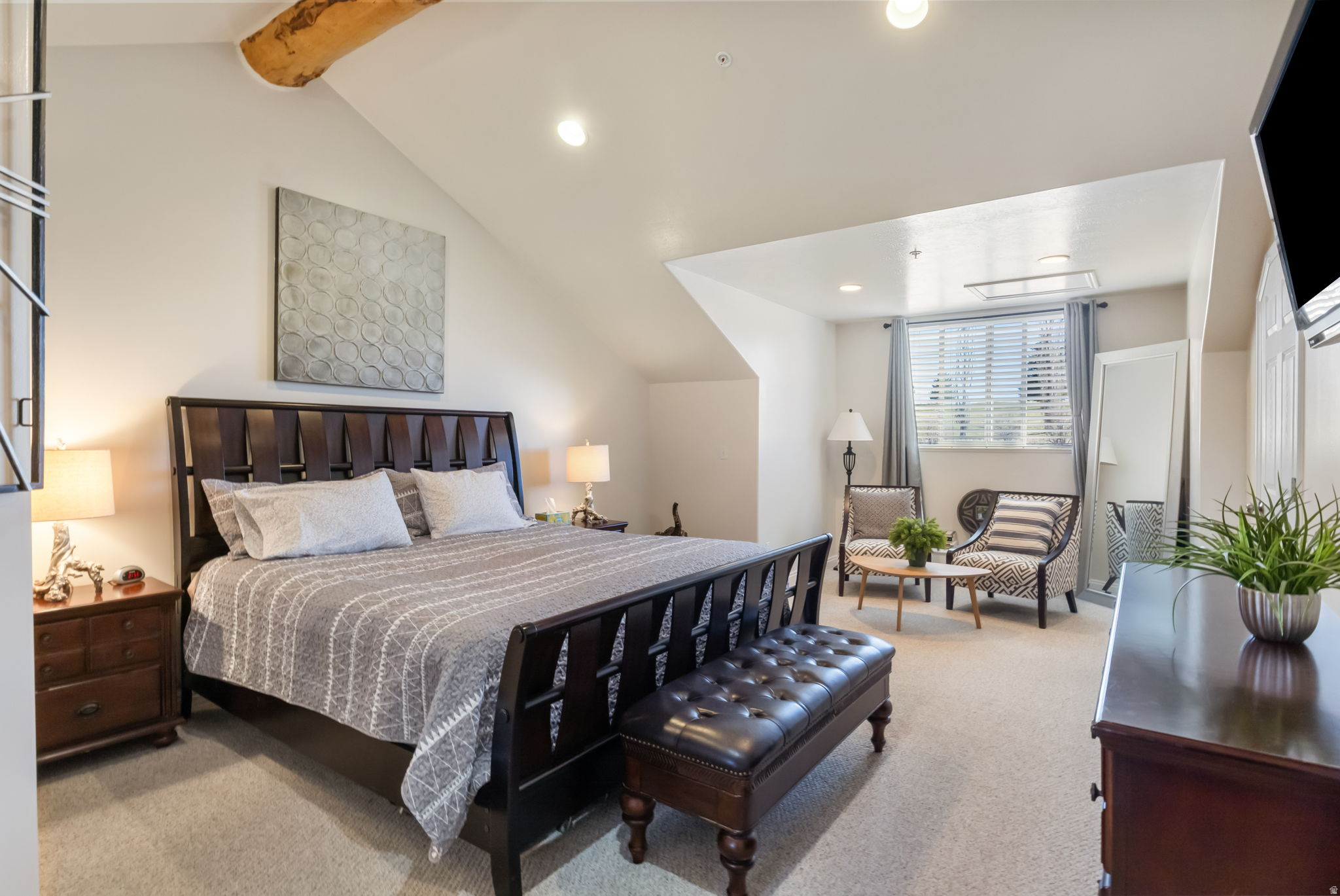 THE MOOSE HOLLOW - Residential