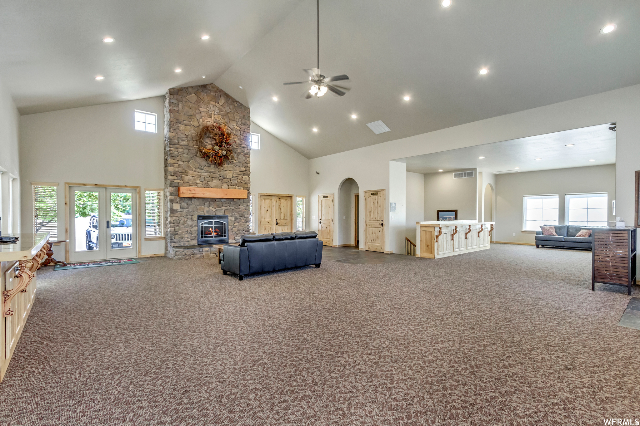 THE MOOSE HOLLOW - Residential