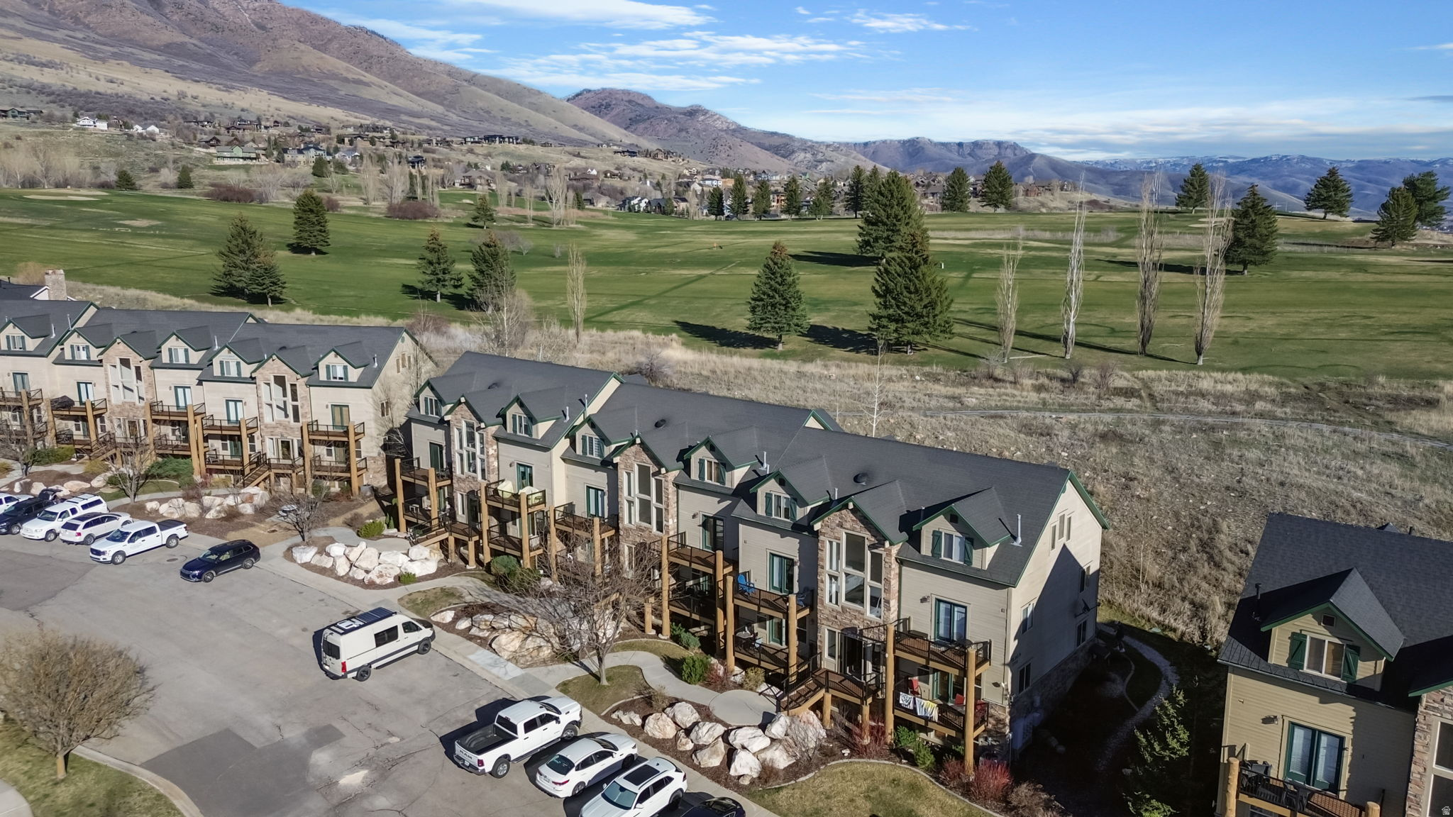 THE MOOSE HOLLOW - Residential