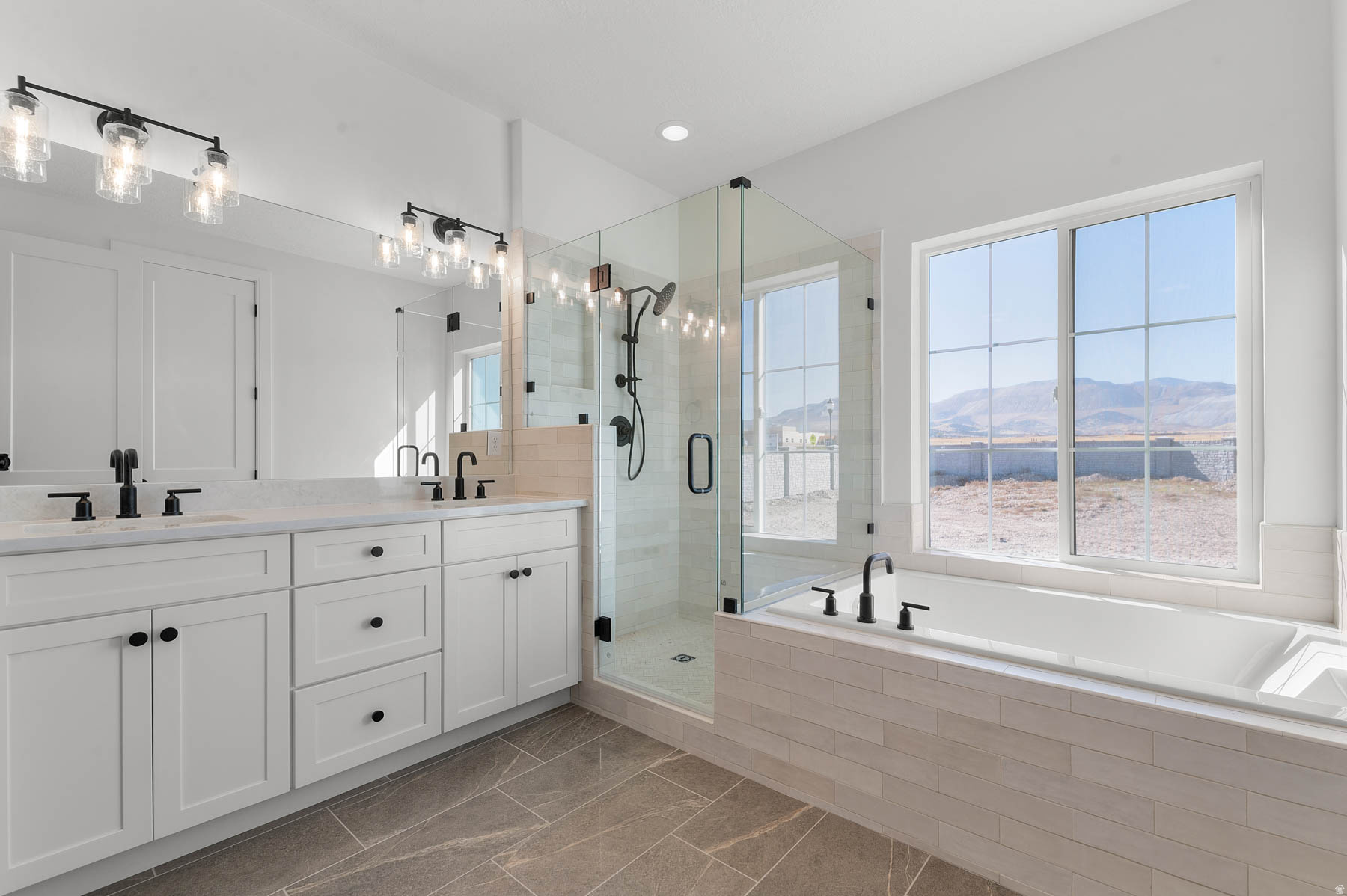 HIDDEN OAKS SIGNATURE 638 - Residential