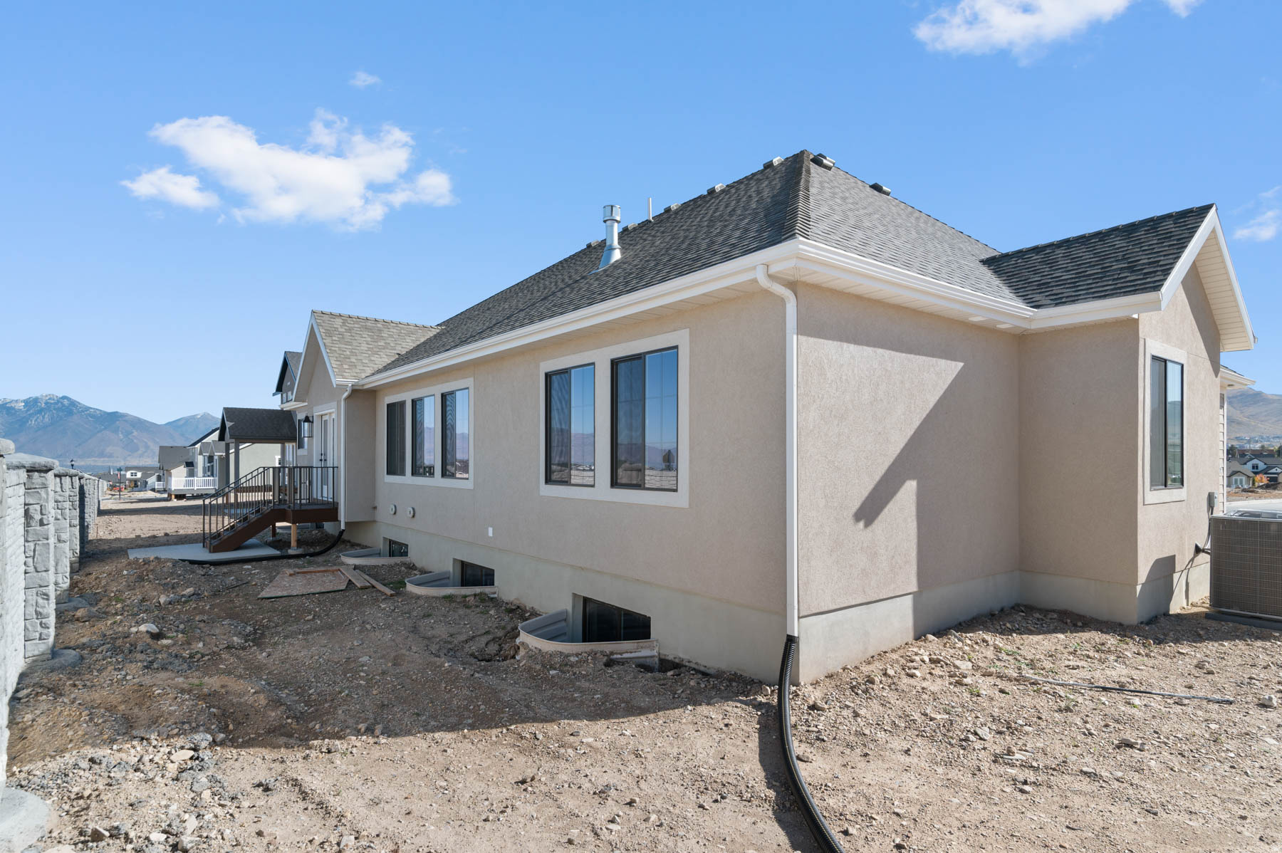 HIDDEN OAKS SIGNATURE 638 - Residential