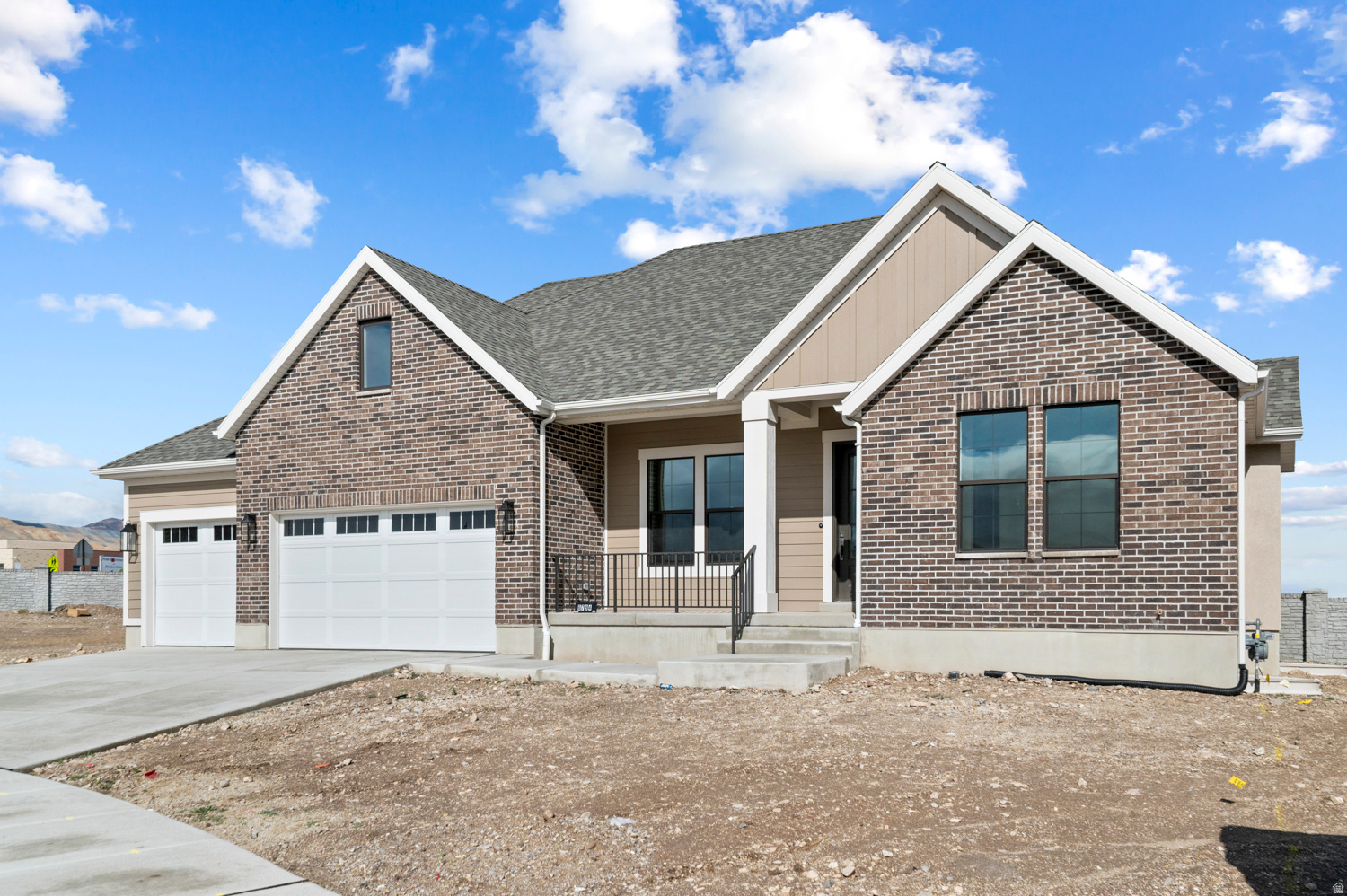 HIDDEN OAKS SIGNATURE 638 - Residential